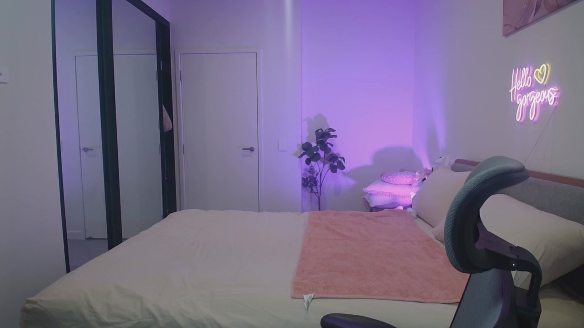 Gallery image thumbnail from HannaElite's myfreecams stream on, 12/18/2025, 11:09 image 9 of 20