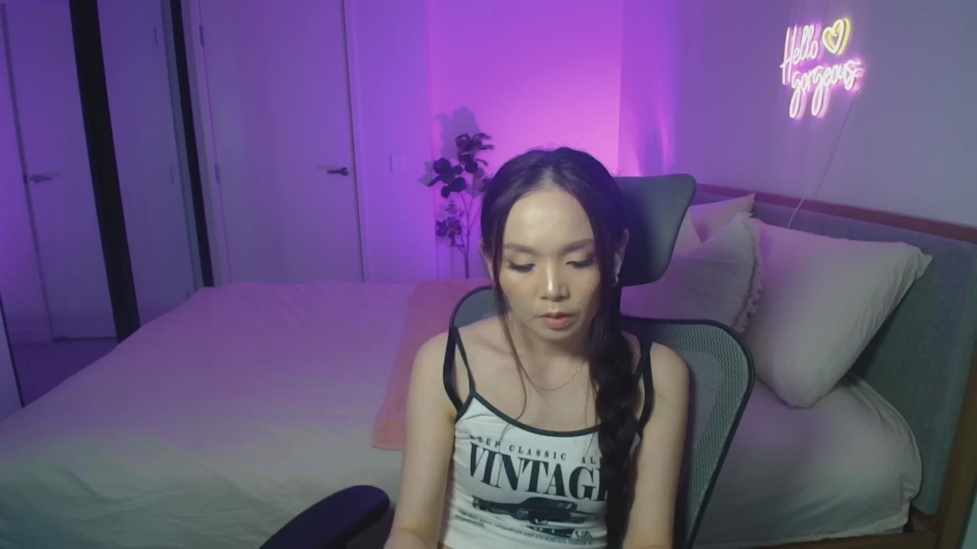 Gallery image thumbnail from HannaElite's myfreecams stream on, 12/19/2025, 09:27 image 9 of 20