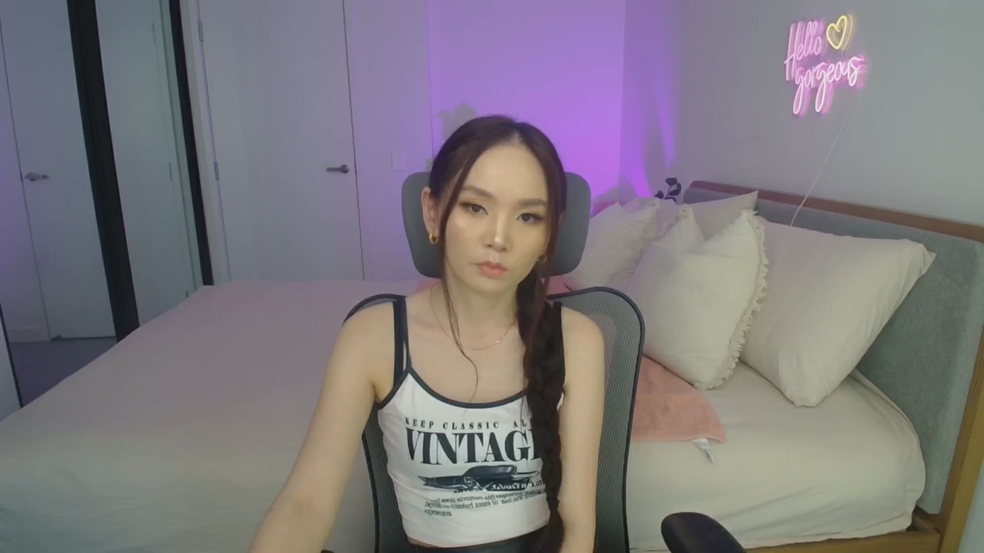 Gallery image thumbnail from HannaElite's myfreecams stream on, 12/19/2025, 09:27 image 1 of 20