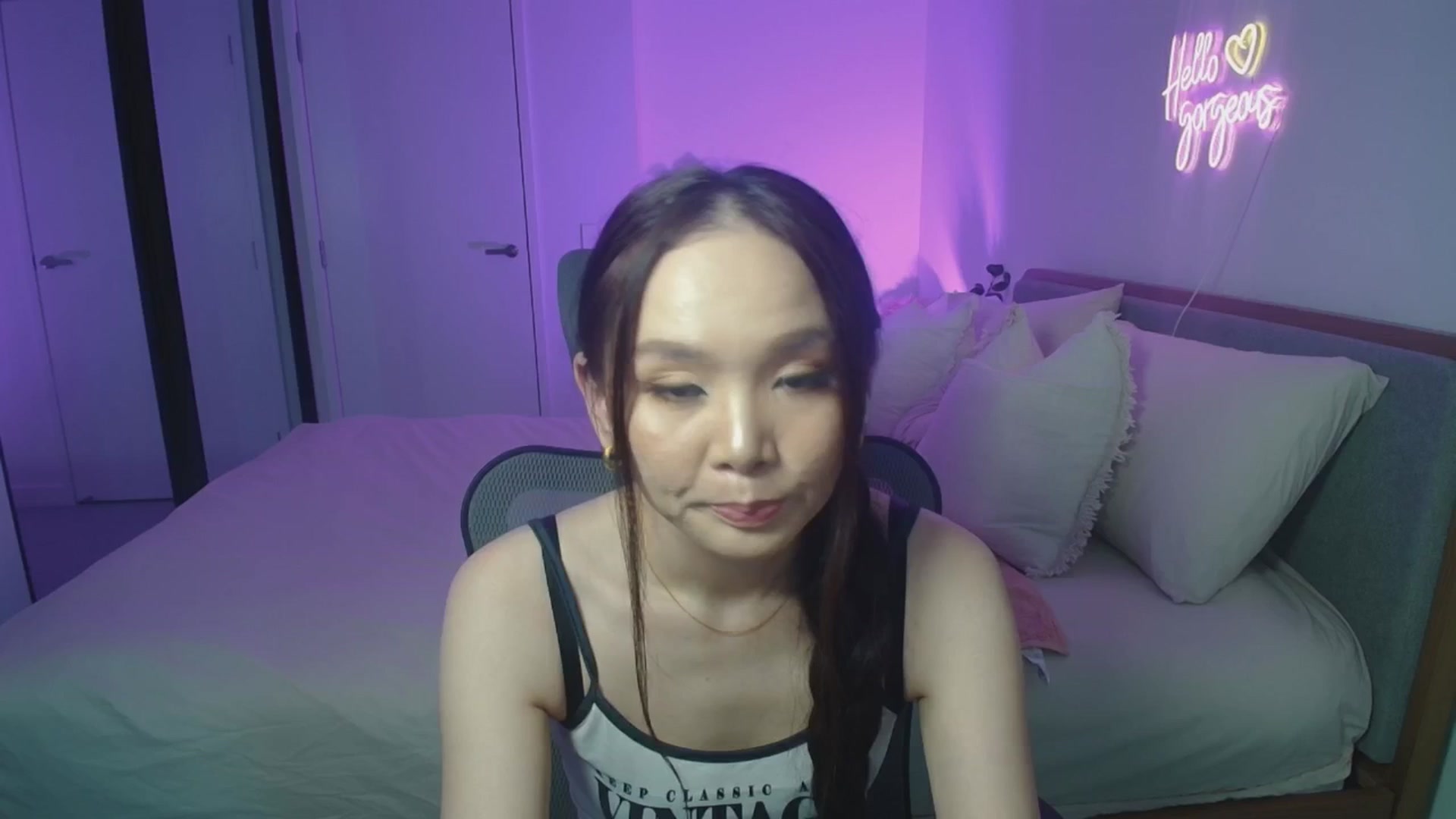Gallery image thumbnail from HannaElite's myfreecams stream on, 12/19/2025, 09:27 image 7 of 20