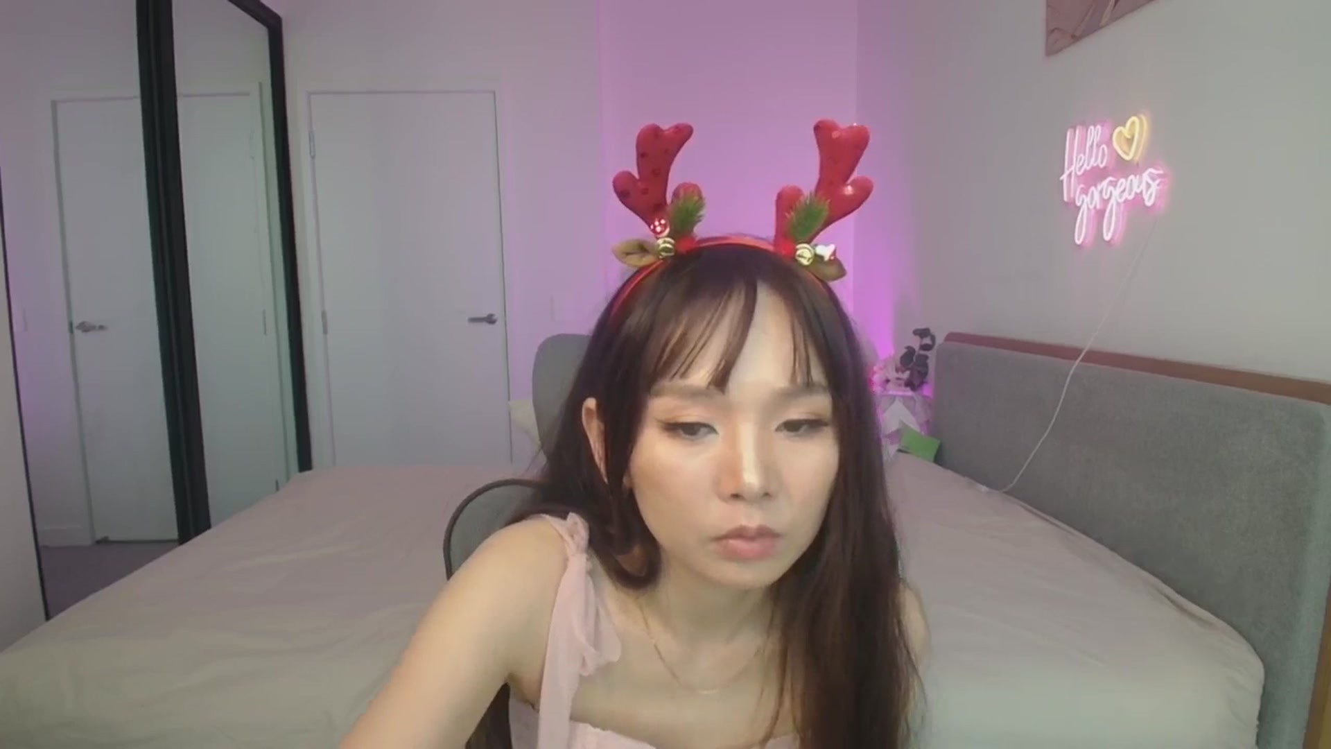 Gallery image thumbnail from HannaElite's myfreecams stream on, 12/25/2025, 04:00 image 9 of 20