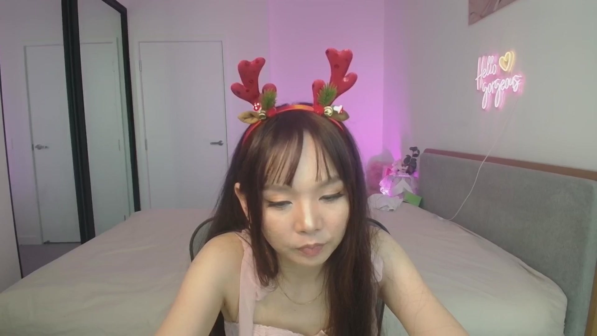 Gallery image thumbnail from HannaElite's myfreecams stream on, 12/25/2025, 04:00 image 10 of 20