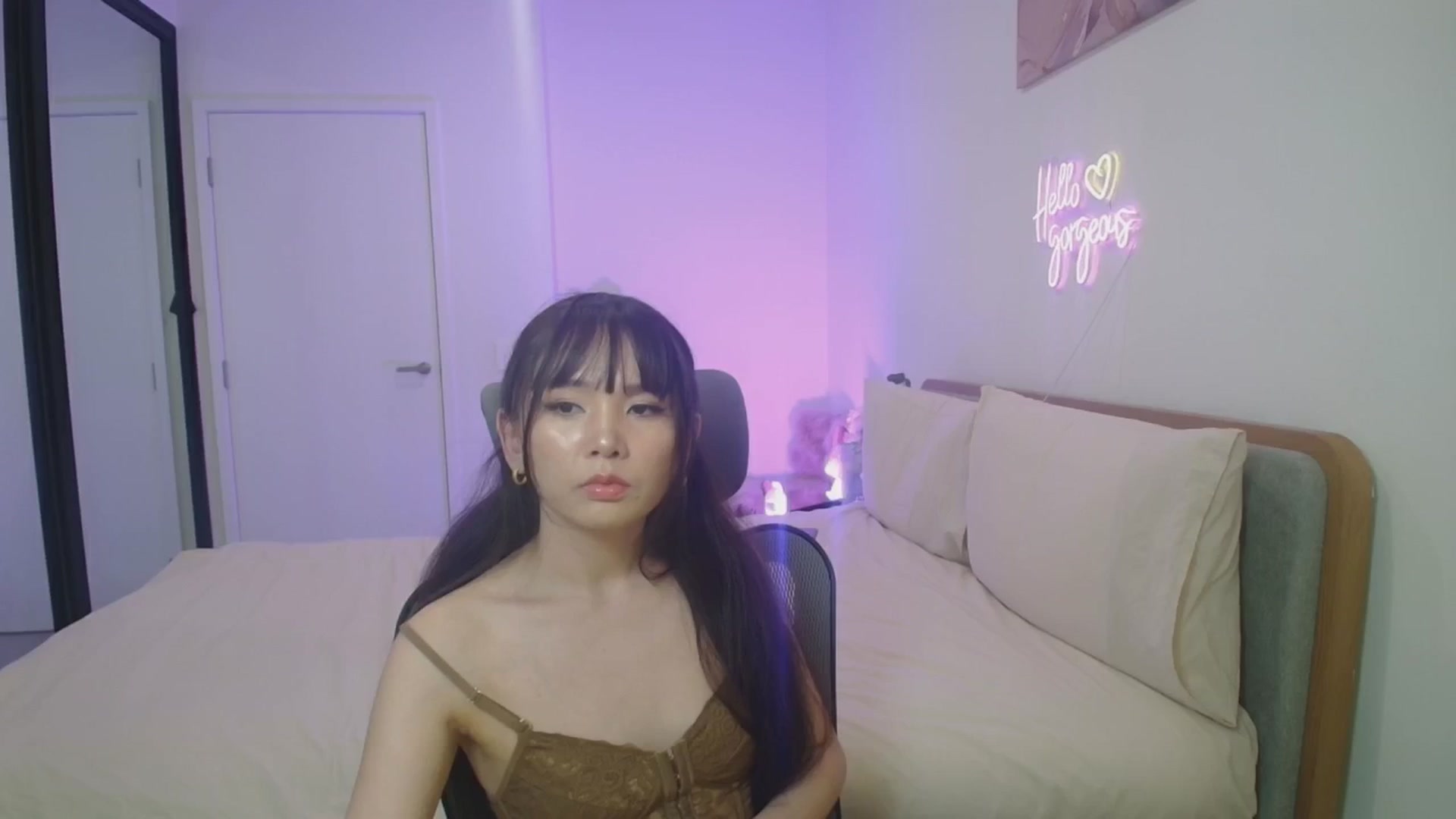 Gallery image thumbnail from HannaElite's myfreecams stream on, 01/06/2026, 10:05 image 6 of 20