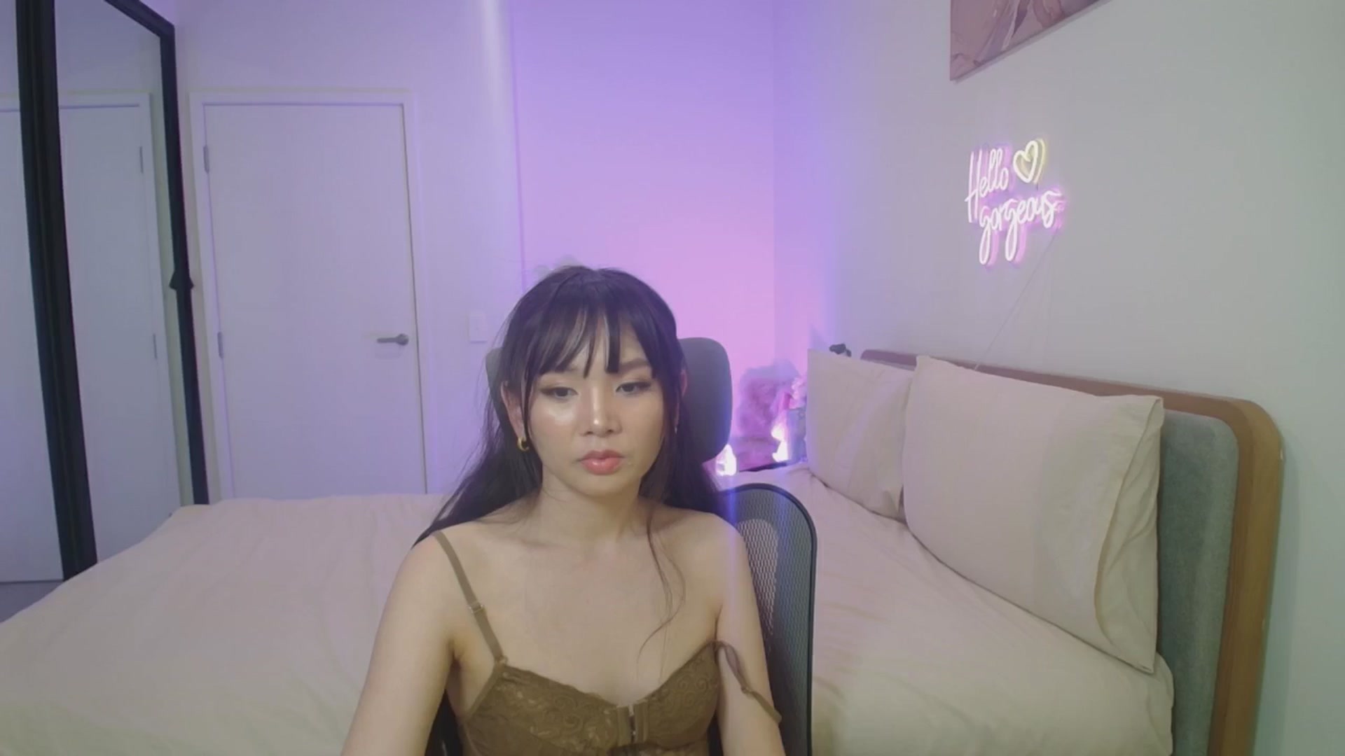 Gallery image thumbnail from HannaElite's myfreecams stream on, 01/06/2026, 10:05 image 3 of 20