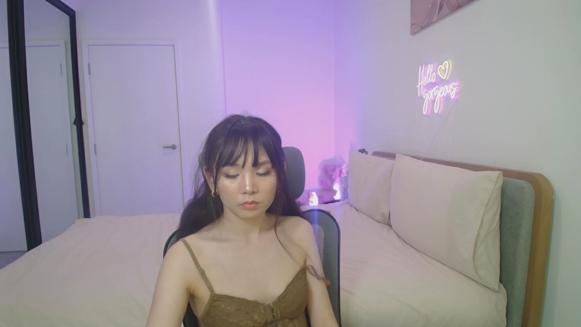 Gallery image thumbnail from HannaElite's myfreecams stream on, 01/06/2026, 10:05 image 1 of 20