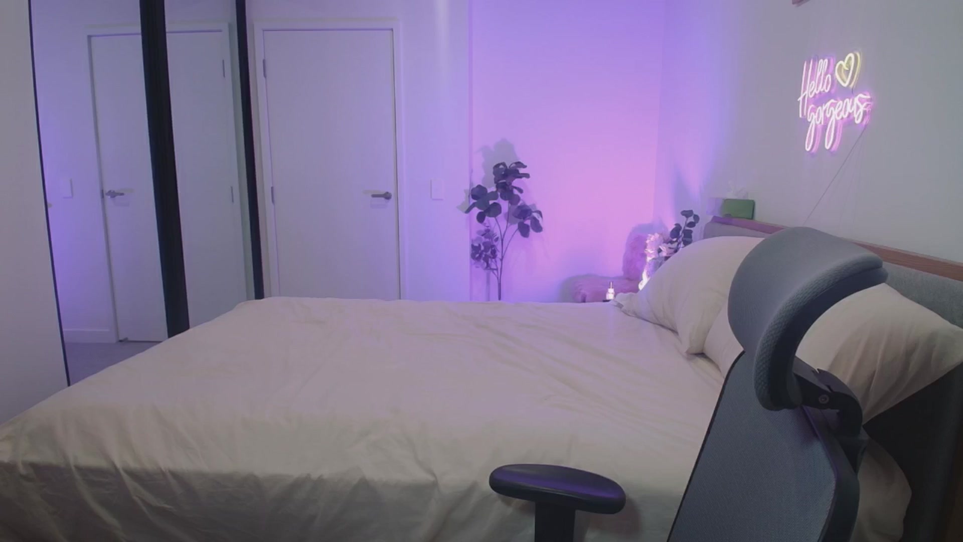 Gallery image thumbnail from HannaElite's myfreecams stream on, 01/17/2026, 10:58 image 1 of 20