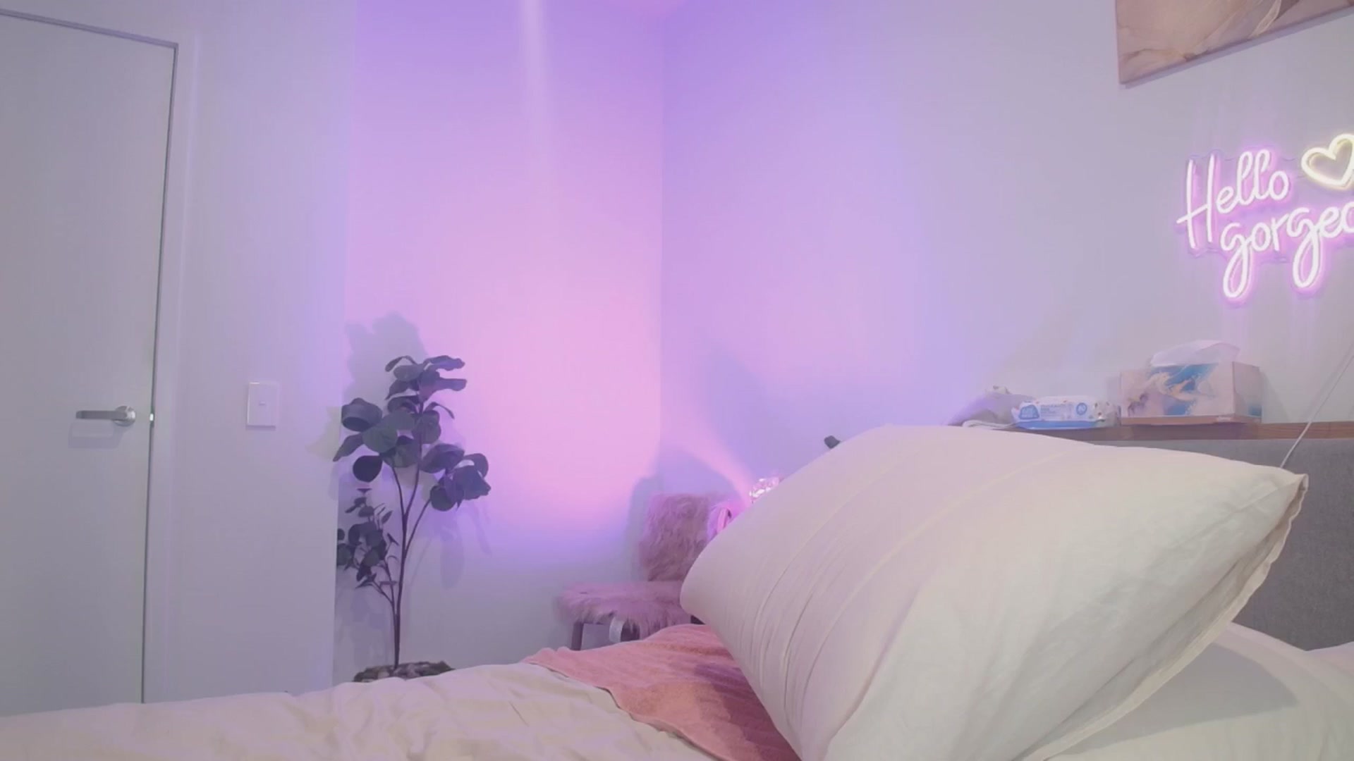 Gallery image thumbnail from HannaElite's myfreecams stream on, 02/11/2026, 10:46 image 2 of 20
