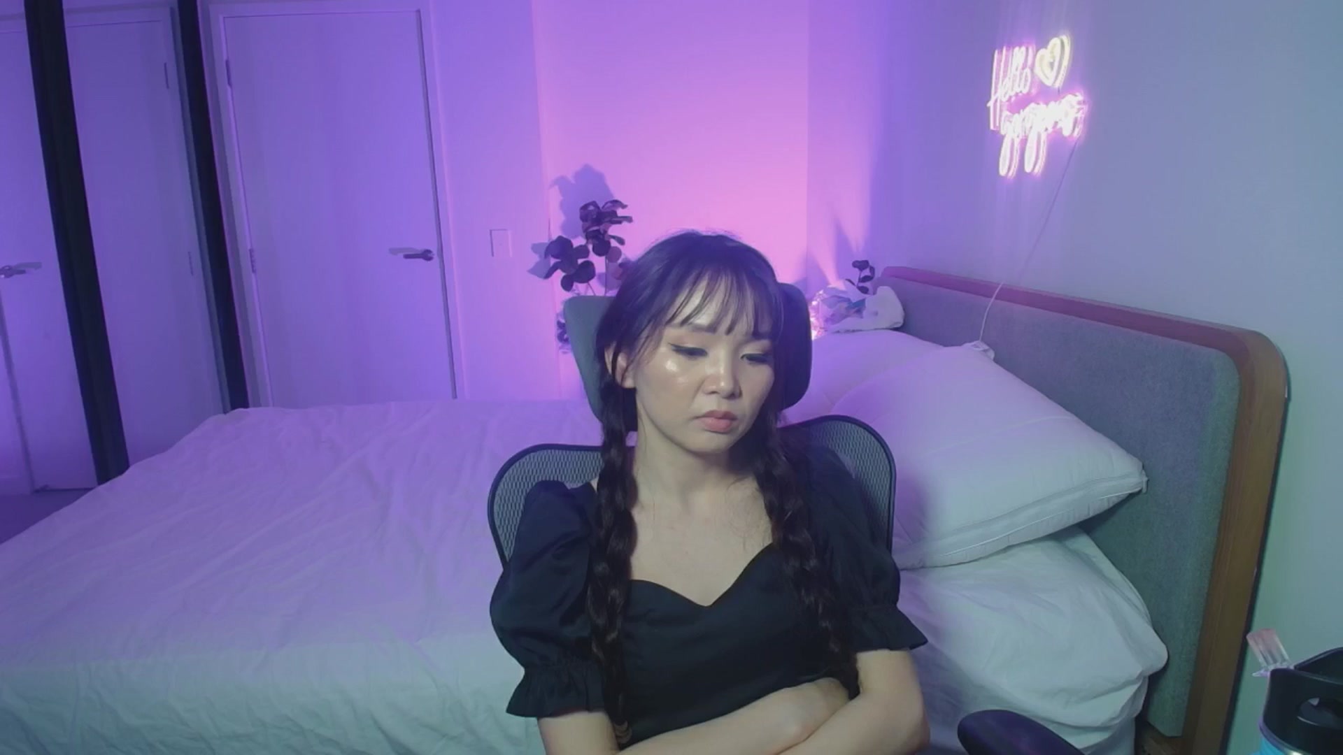 Gallery image thumbnail from HannaElite's myfreecams stream on, 03/02/2026, 10:22 image 14 of 20