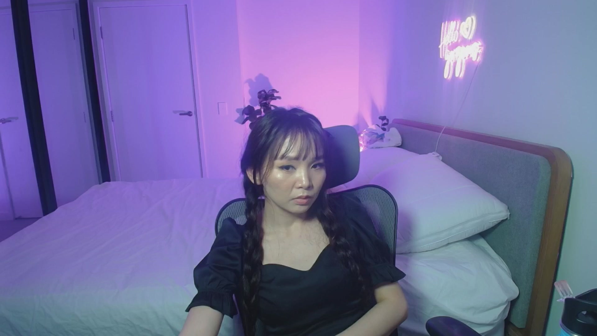 Gallery image thumbnail from HannaElite's myfreecams stream on, 03/02/2026, 10:22 image 15 of 20
