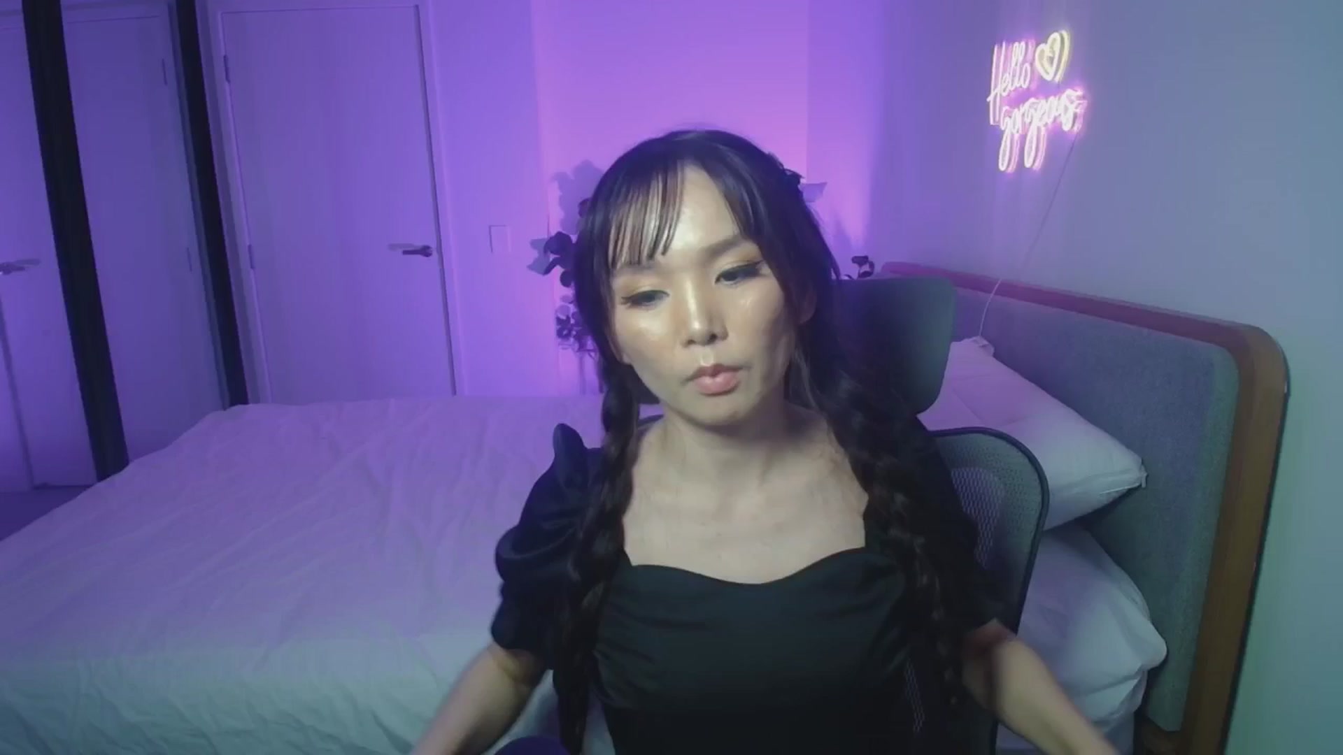 Gallery image thumbnail from HannaElite's myfreecams stream on, 03/02/2026, 10:22 image 10 of 20