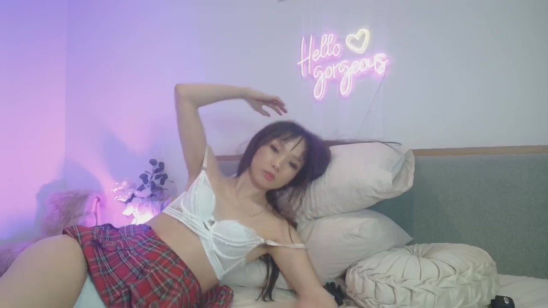 Gallery image thumbnail from HannaElite's myfreecams stream on, 03/22/2026, 11:20 image 18 of 20