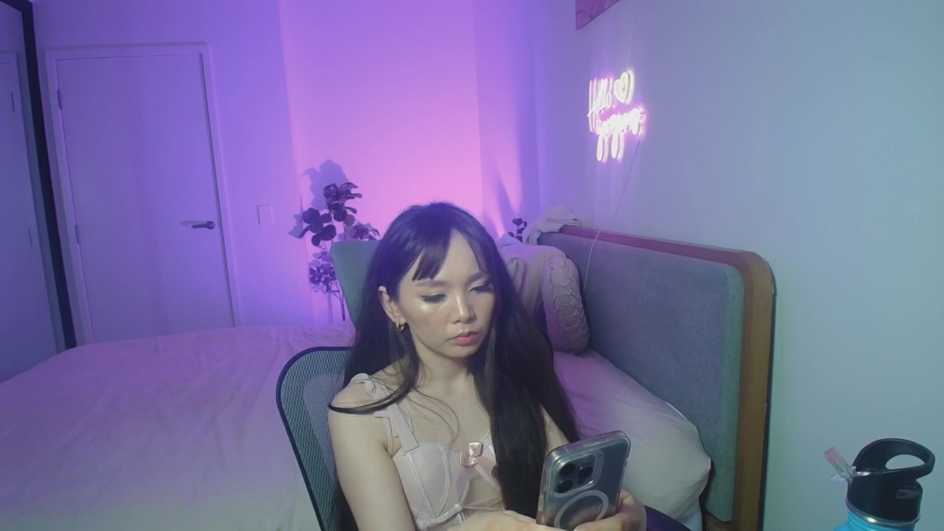 Gallery image thumbnail from HannaElite's myfreecams stream on, 03/23/2026, 10:44 image 18 of 20