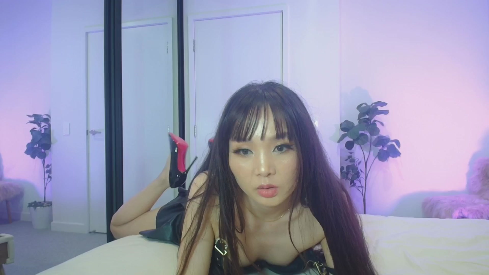 Gallery image thumbnail from HannaElite's myfreecams stream on, 03/27/2026, 11:26 image 10 of 20