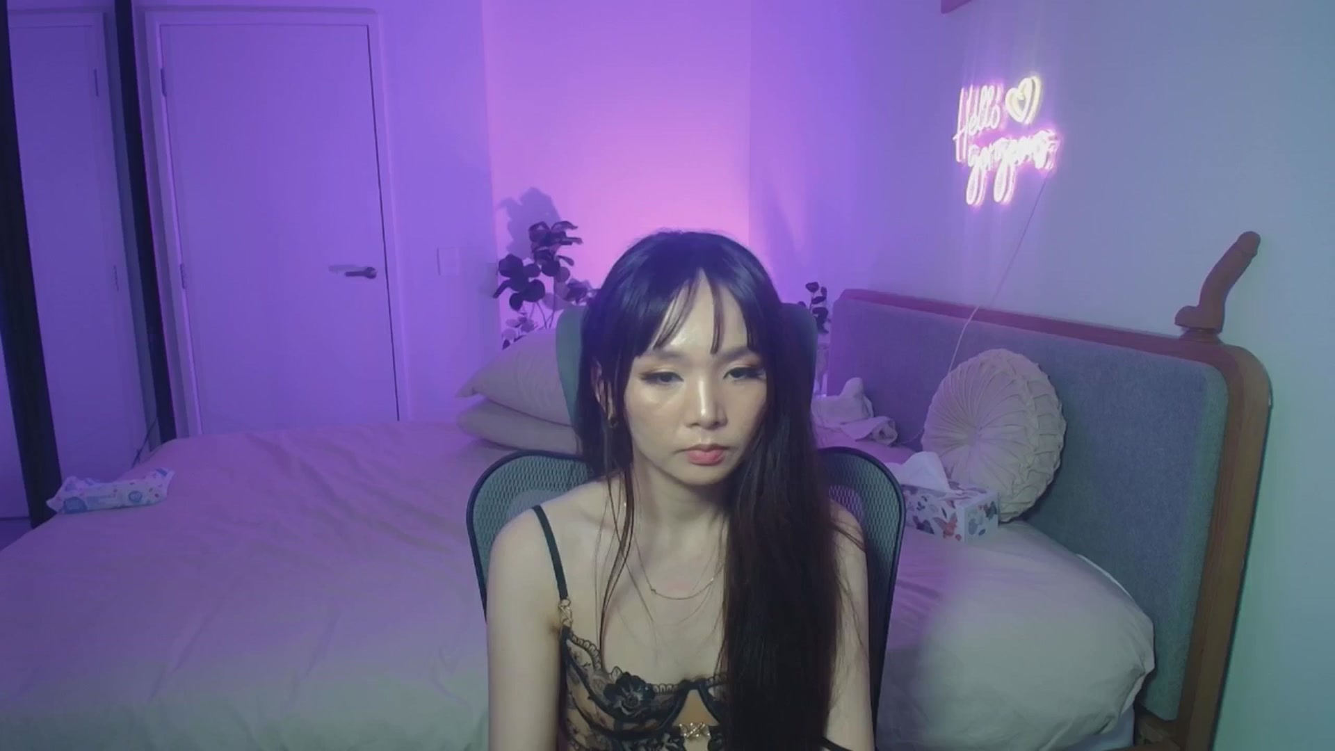 Gallery image thumbnail from HannaElite's myfreecams stream on, 03/29/2026, 13:43 image 17 of 20