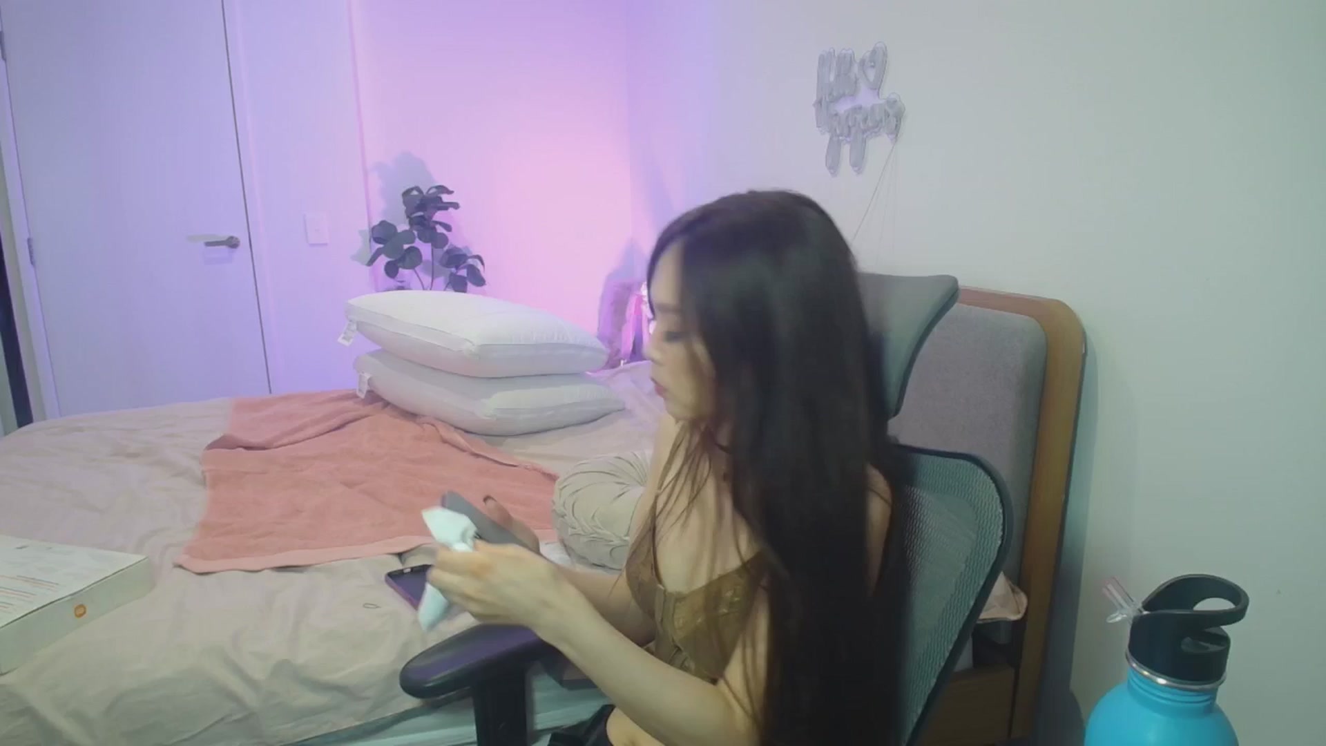 Gallery image thumbnail from HannaElite's myfreecams stream on, 03/31/2026, 11:14 image 5 of 20