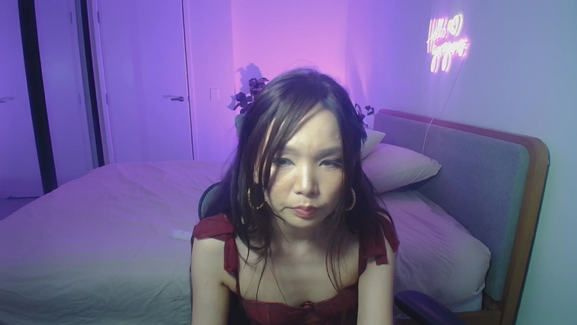 Gallery image thumbnail from HannaElite's myfreecams stream on, 04/05/2026, 10:55 image 17 of 20