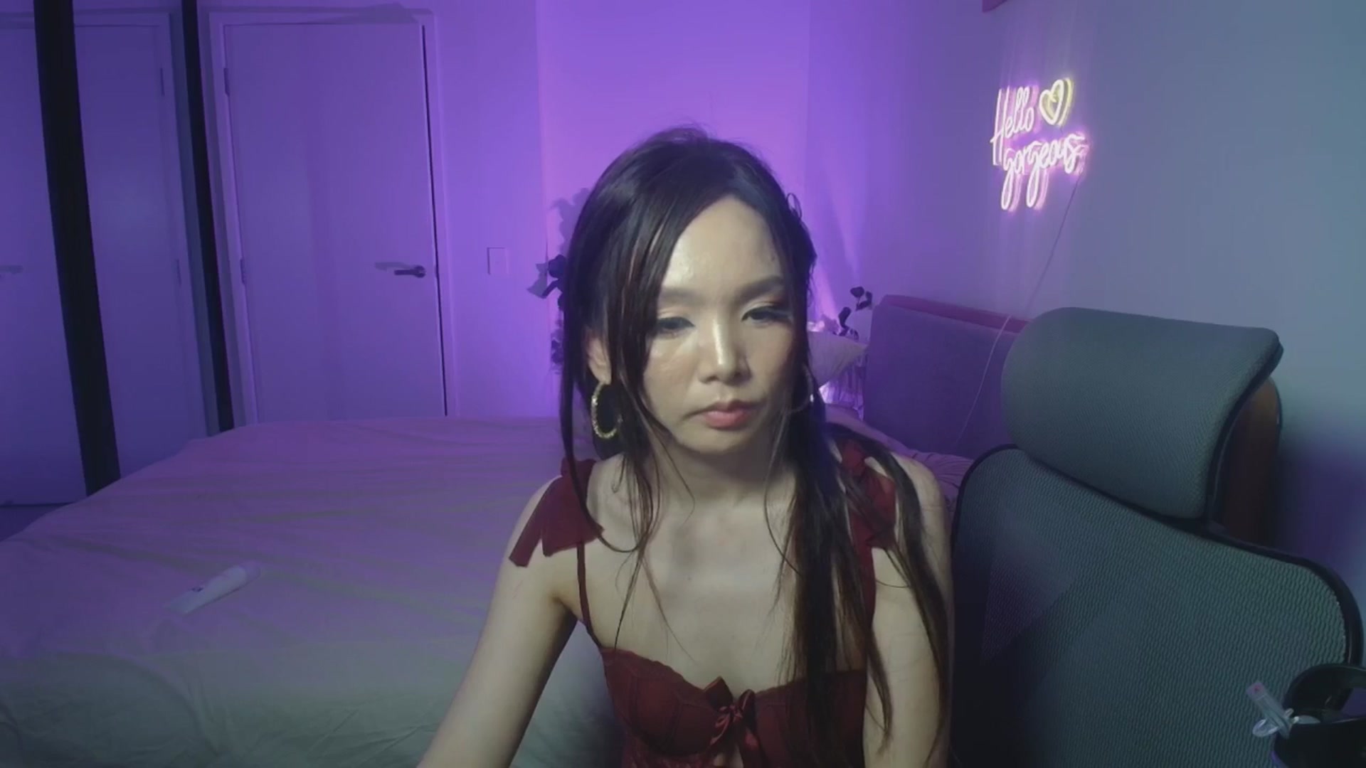 Gallery image thumbnail from HannaElite's myfreecams stream on, 04/05/2026, 13:26 image 10 of 20