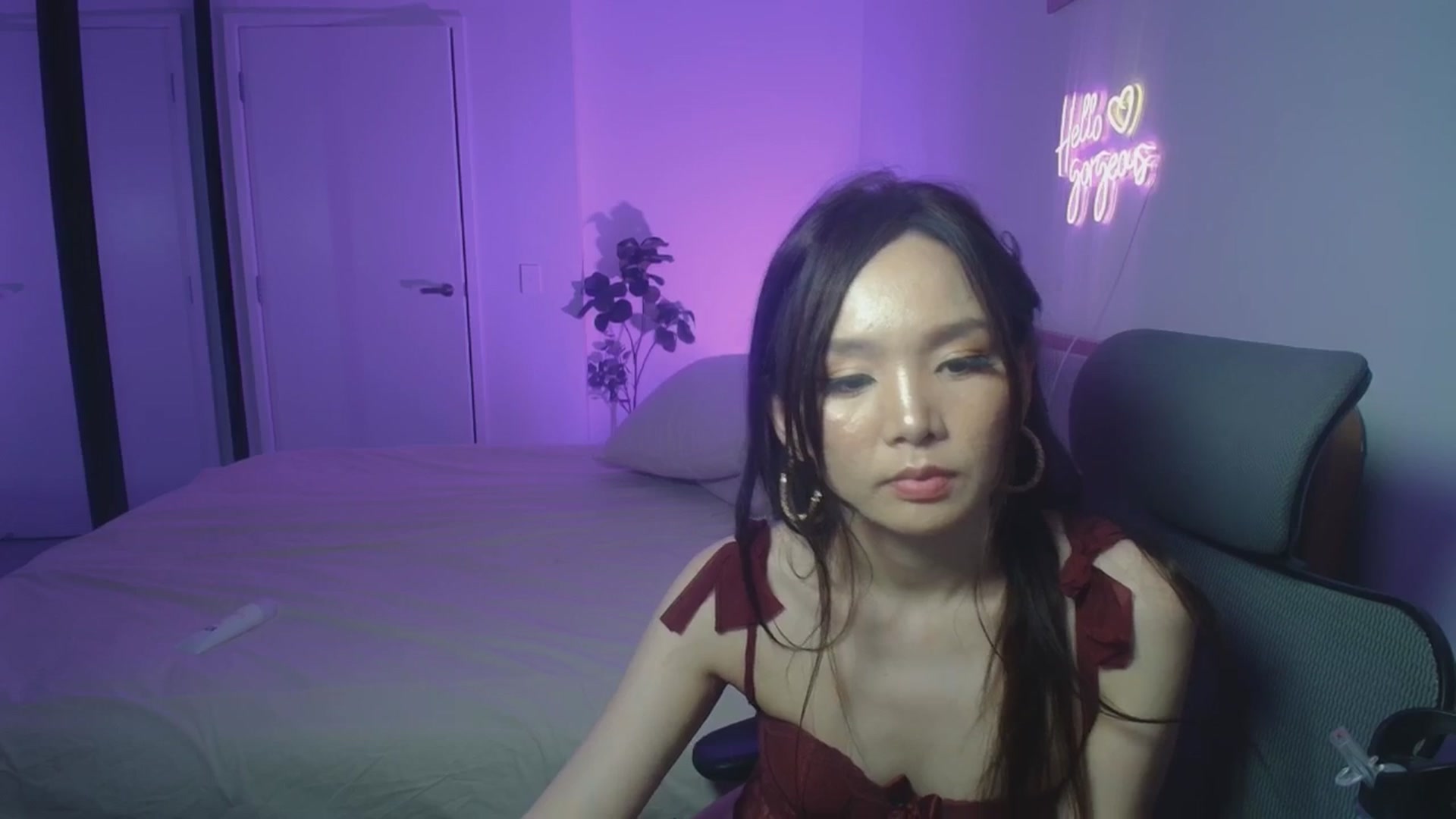 Gallery image thumbnail from HannaElite's myfreecams stream on, 04/05/2026, 13:26 image 11 of 20