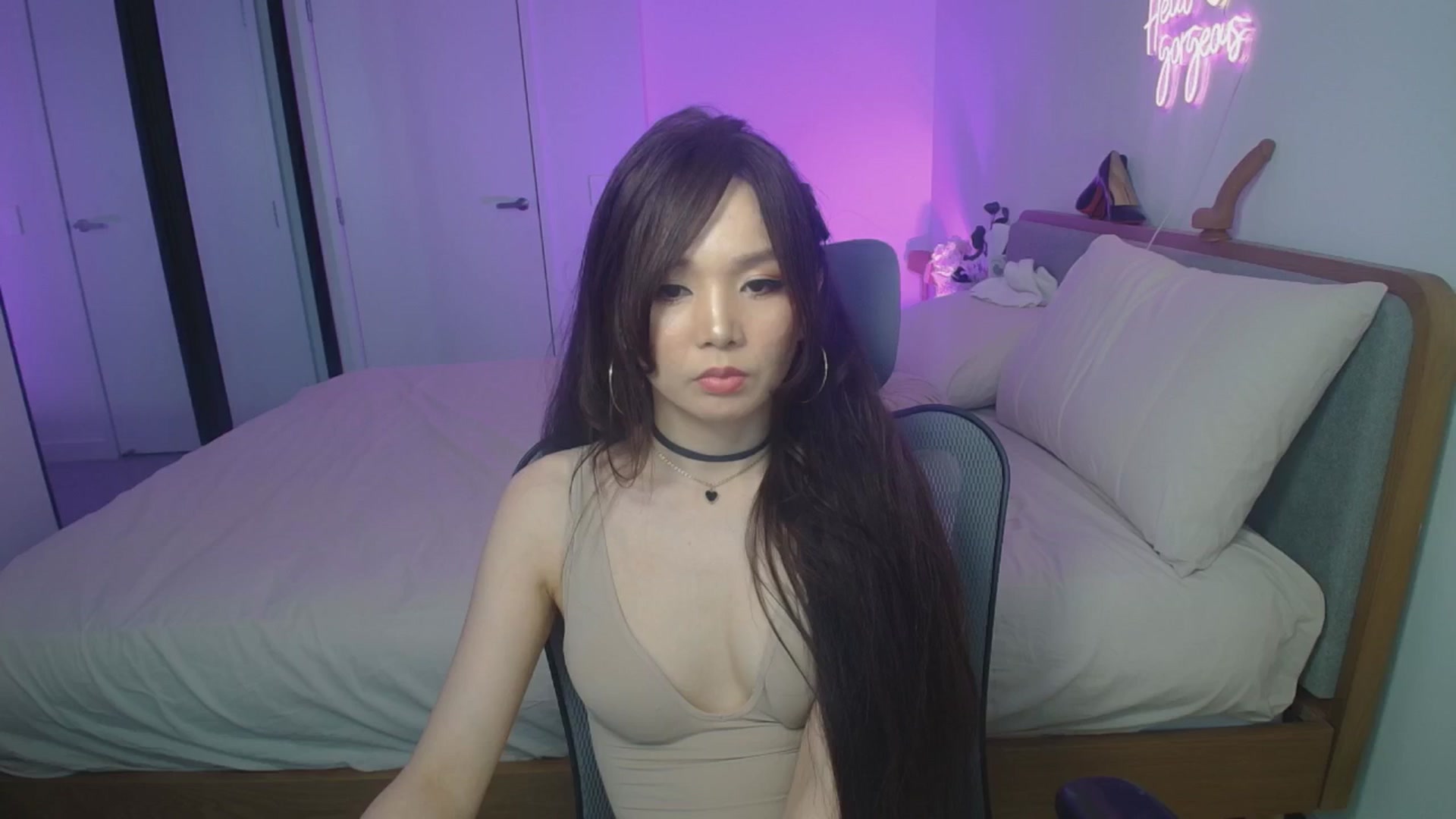 Gallery image thumbnail from HannaElite's myfreecams stream on, 04/06/2026, 08:01 image 15 of 20