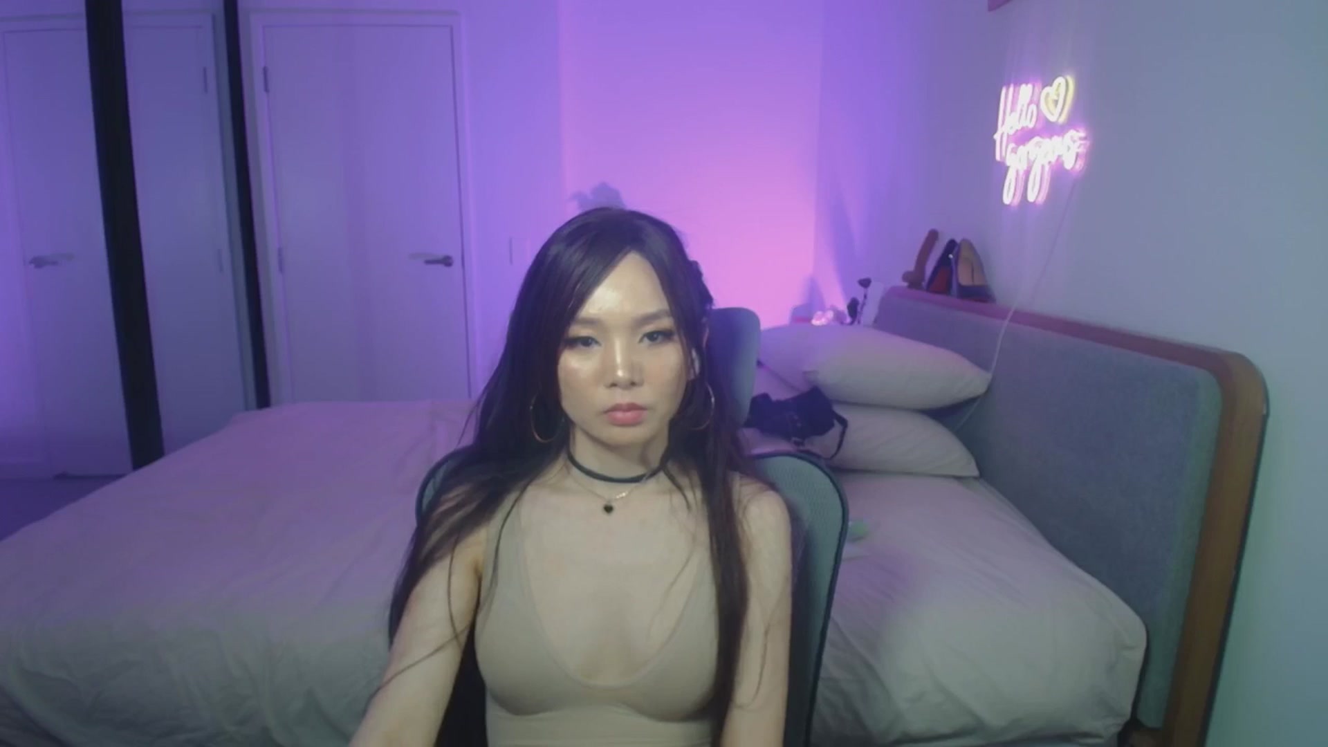 Gallery image thumbnail from HannaElite's myfreecams stream on, 04/06/2026, 11:52 image 4 of 20