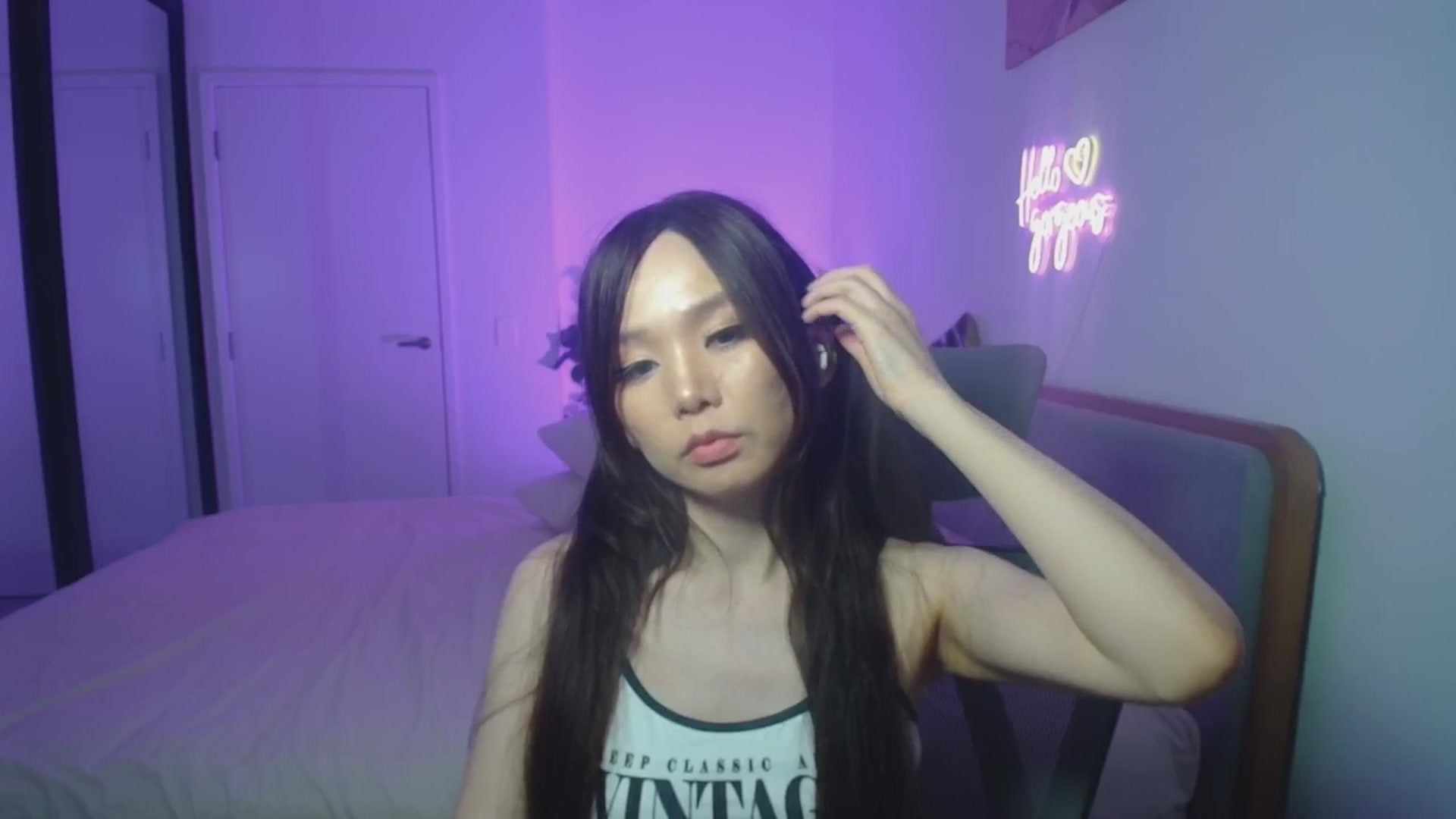 Gallery image thumbnail from HannaElite's myfreecams stream on, 04/07/2026, 10:25 image 17 of 20
