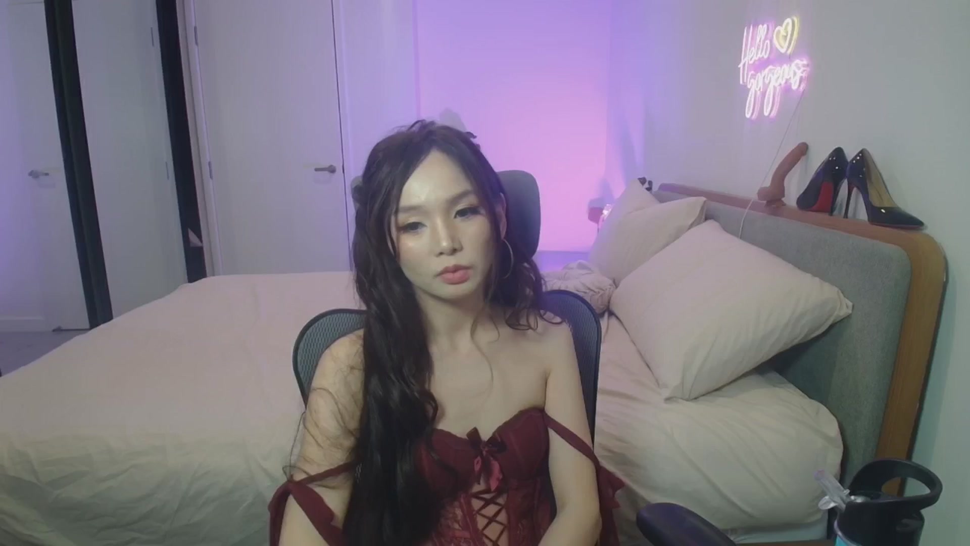Gallery image thumbnail from HannaElite's myfreecams stream on, 04/09/2026, 11:02 image 12 of 20