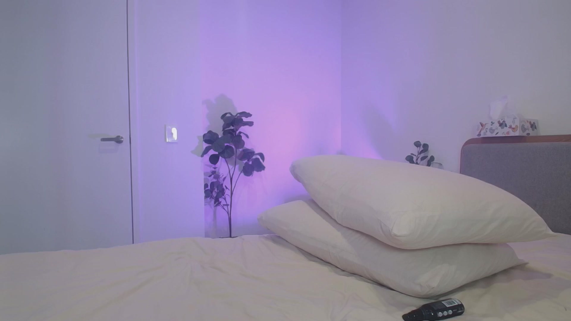 Gallery image thumbnail from HannaElite's myfreecams stream on, 04/10/2026, 14:01 image 11 of 20