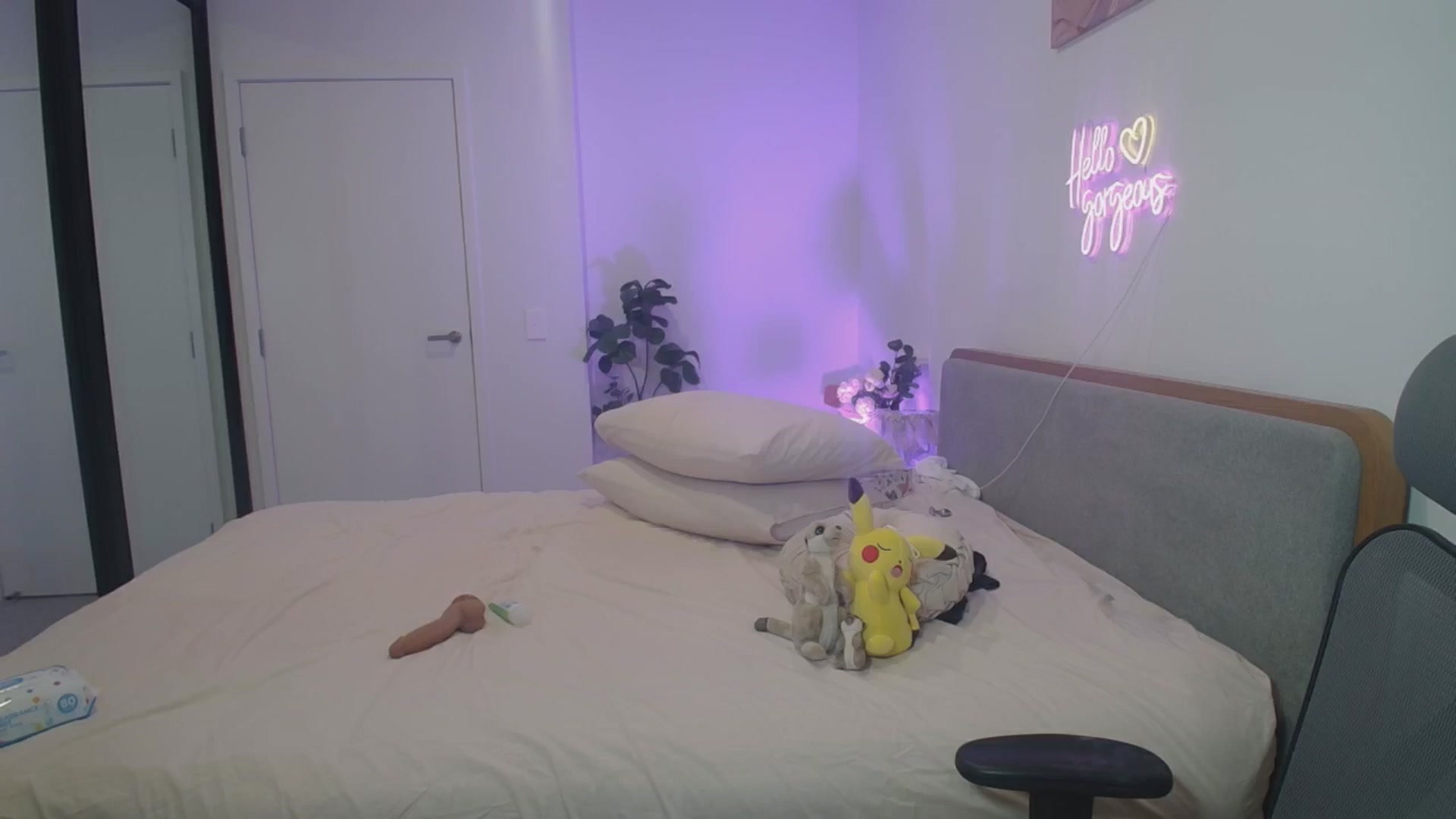 Gallery image thumbnail from HannaElite's myfreecams stream on, 04/11/2026, 11:48 image 4 of 20
