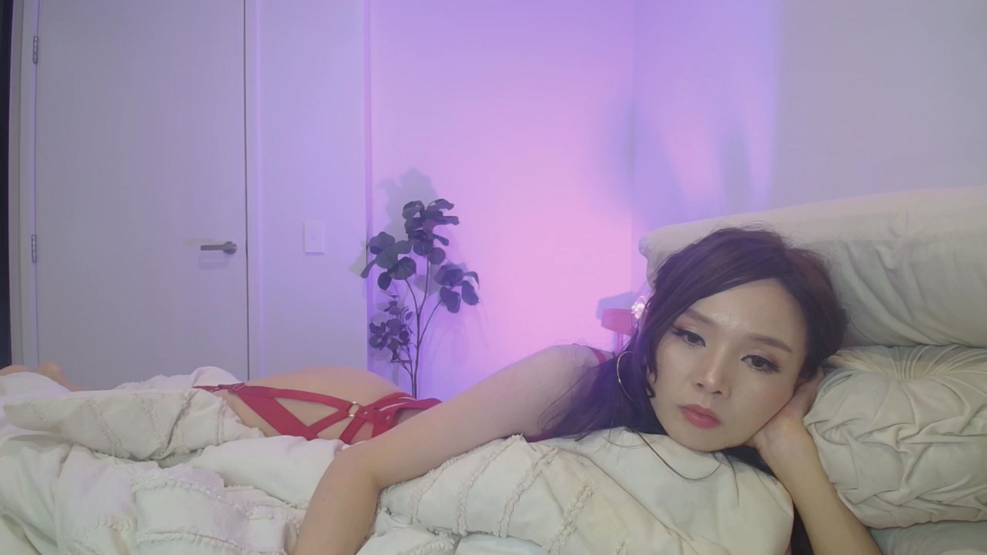 Gallery image thumbnail from HannaElite's myfreecams stream on, 04/12/2026, 08:48 image 20 of 20
