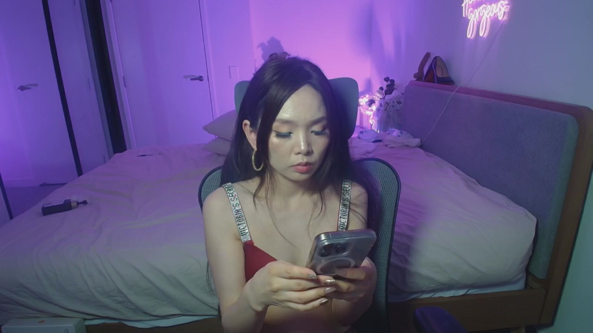 Gallery image thumbnail from HannaElite's myfreecams stream on, 04/15/2026, 11:08 image 6 of 20