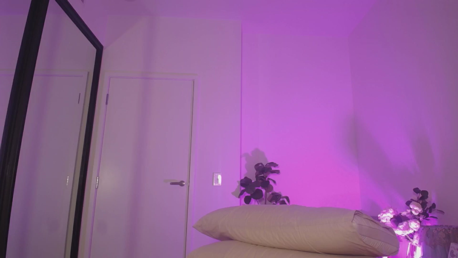 Gallery image thumbnail from HannaElite's myfreecams stream on, 04/17/2026, 12:39 image 14 of 20
