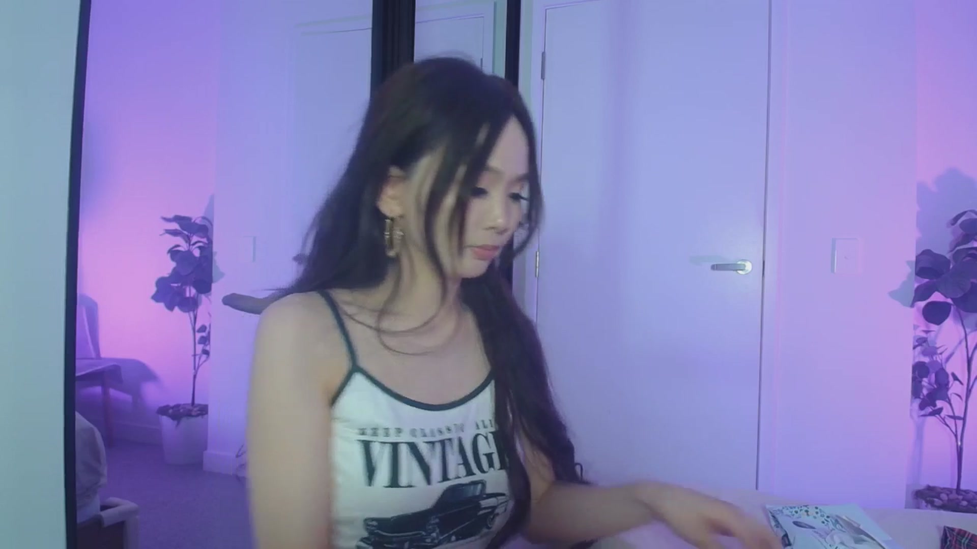 Gallery image thumbnail from HannaElite's myfreecams stream on, 04/18/2026, 13:12 image 13 of 20
