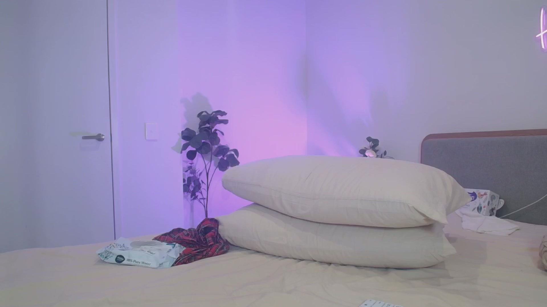 Gallery image thumbnail from HannaElite's myfreecams stream on, 04/18/2026, 13:12 image 20 of 20