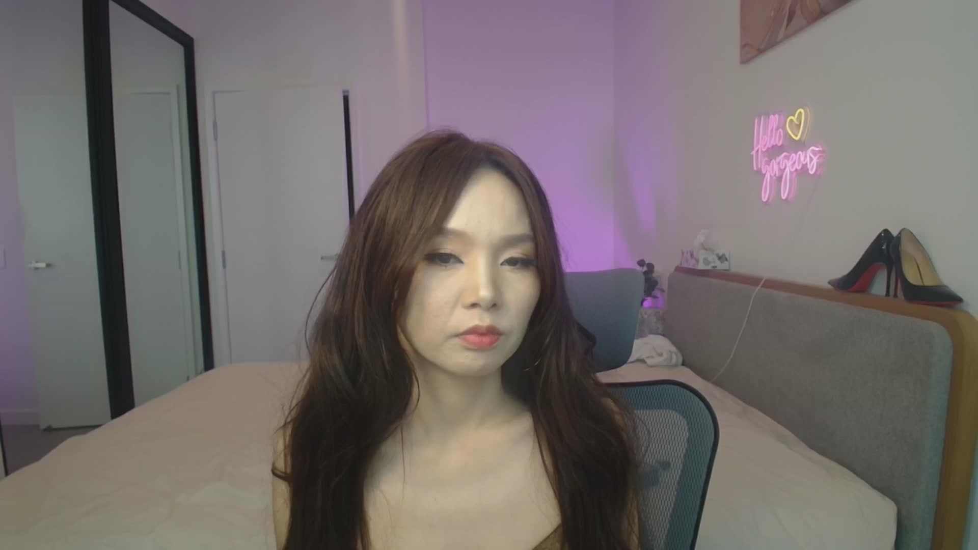 Gallery image thumbnail from HannaElite's myfreecams stream on, 04/19/2026, 02:56 image 6 of 20