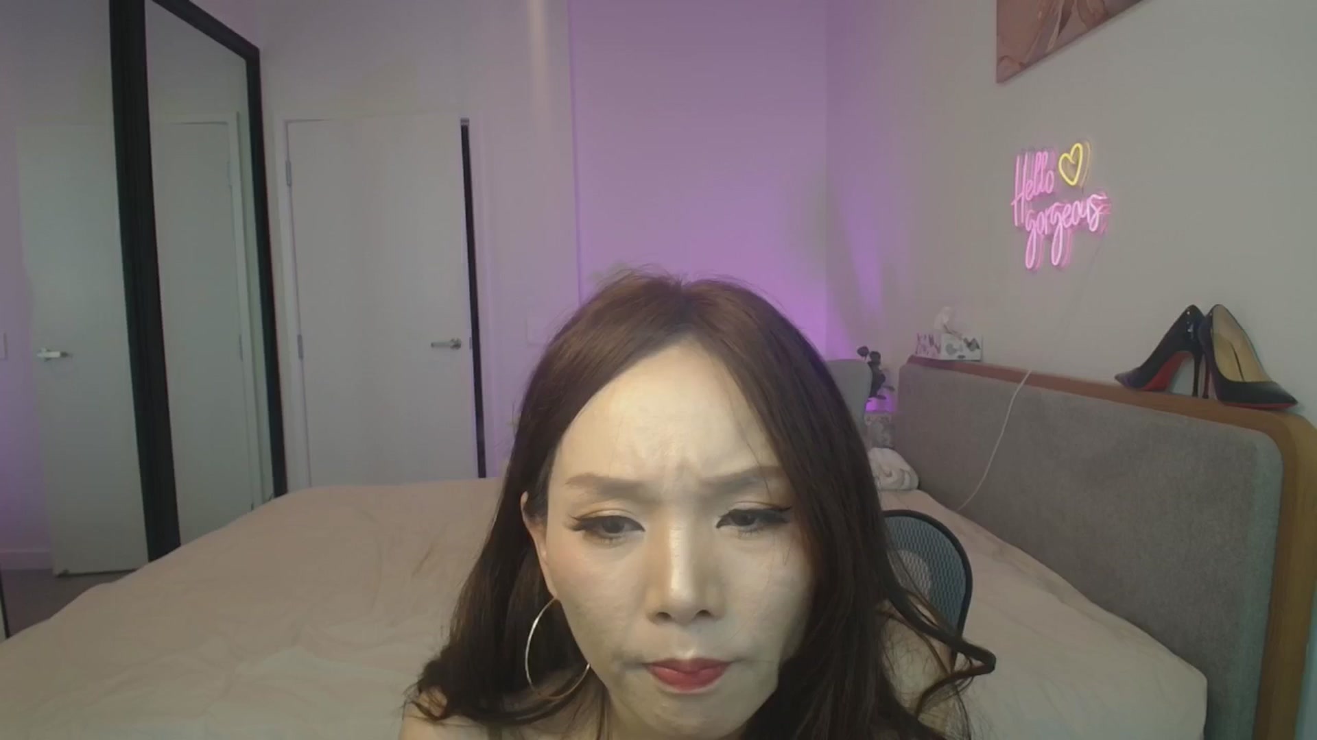 Gallery image thumbnail from HannaElite's myfreecams stream on, 04/19/2026, 02:56 image 7 of 20