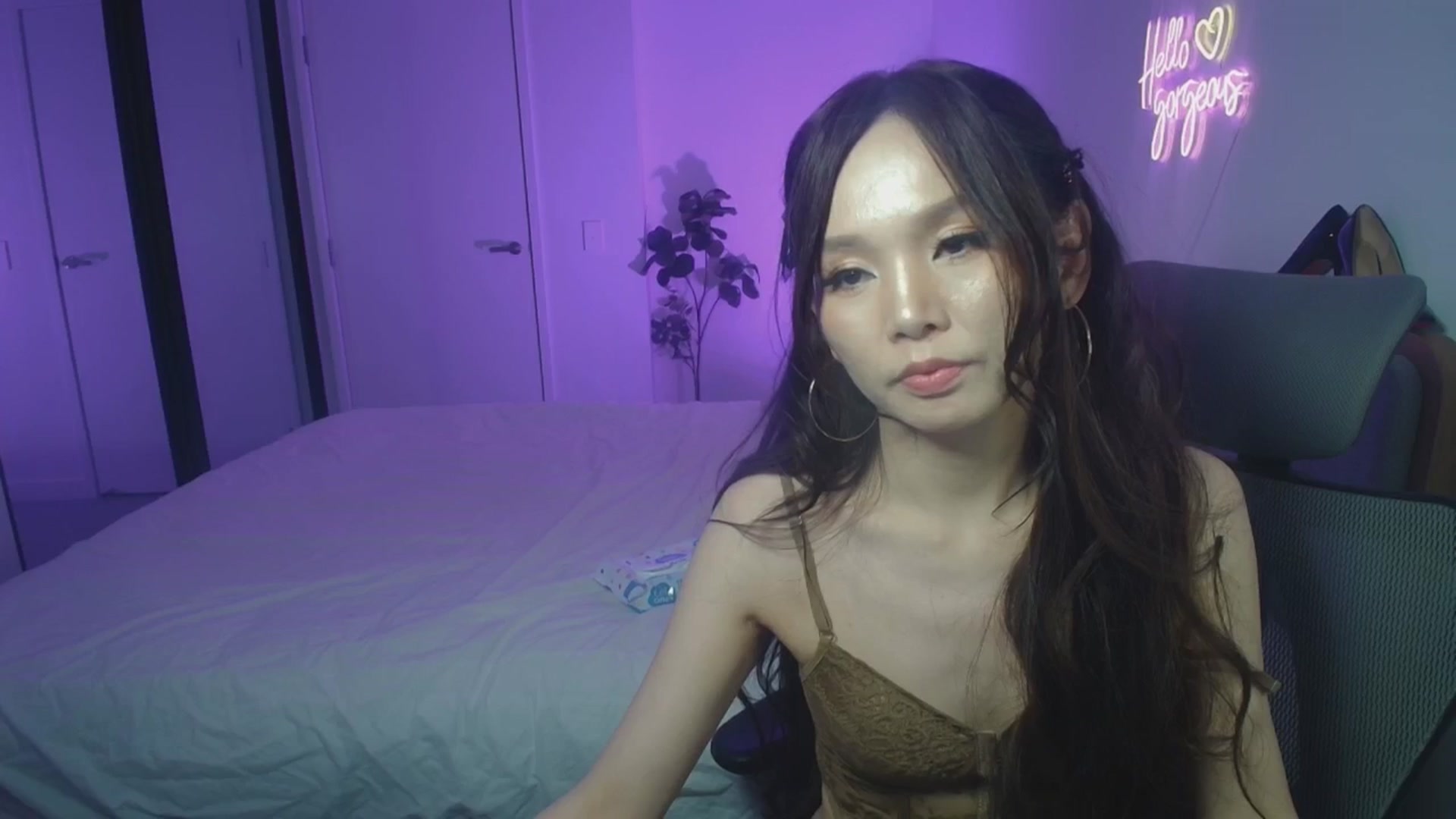 Gallery image thumbnail from HannaElite's myfreecams stream on, 04/19/2026, 10:59 image 8 of 20