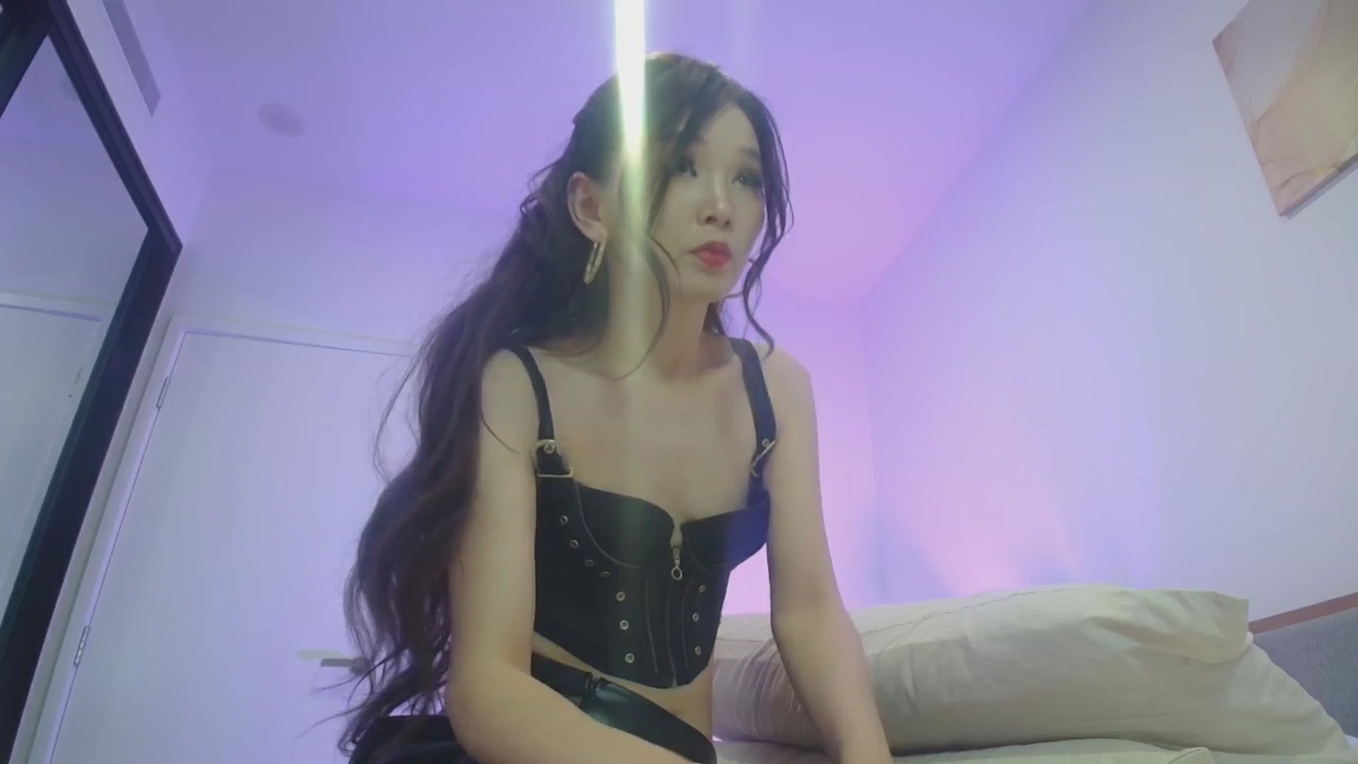 Gallery image thumbnail from HannaElite's myfreecams stream on, 04/21/2026, 12:50 image 4 of 20