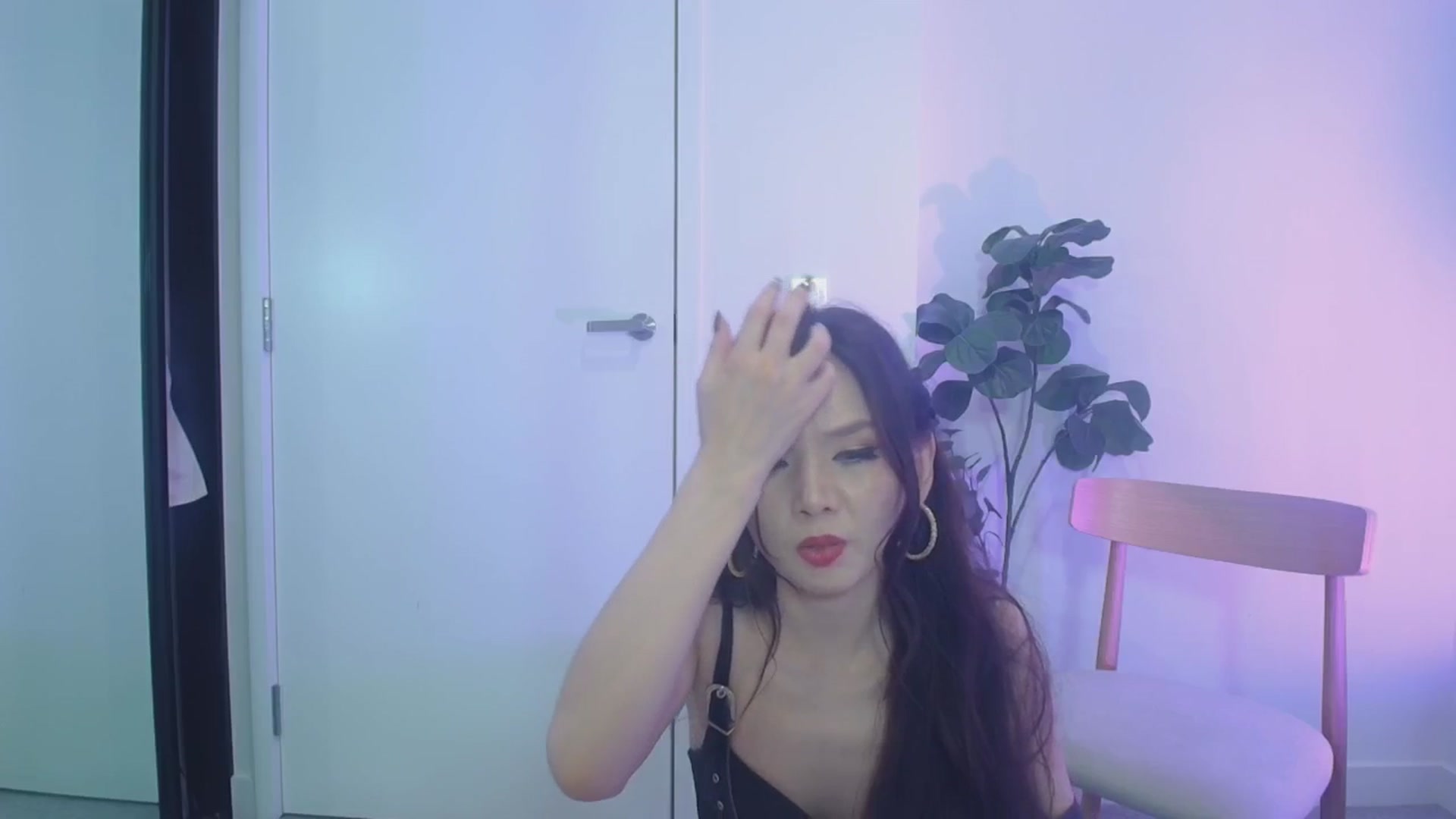 Gallery image thumbnail from HannaElite's myfreecams stream on, 04/21/2026, 12:50 image 11 of 20
