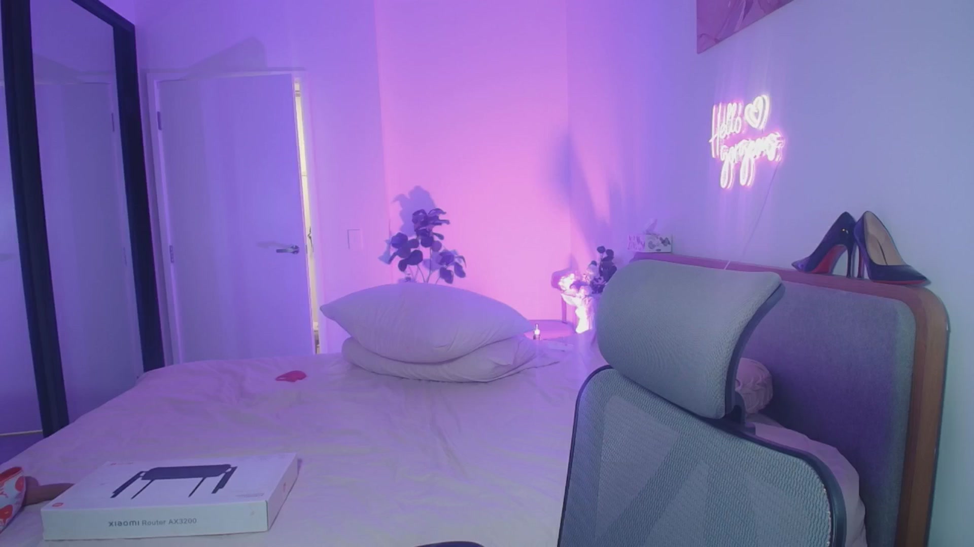 Gallery image thumbnail from HannaElite's myfreecams stream on, 04/23/2026, 11:52 image 9 of 20
