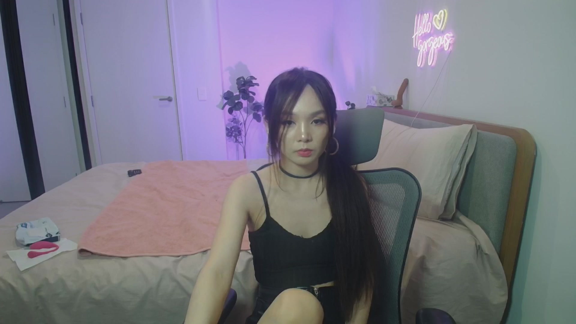 Gallery image thumbnail from HannaElite's myfreecams stream on, 04/24/2026, 10:34 image 14 of 20