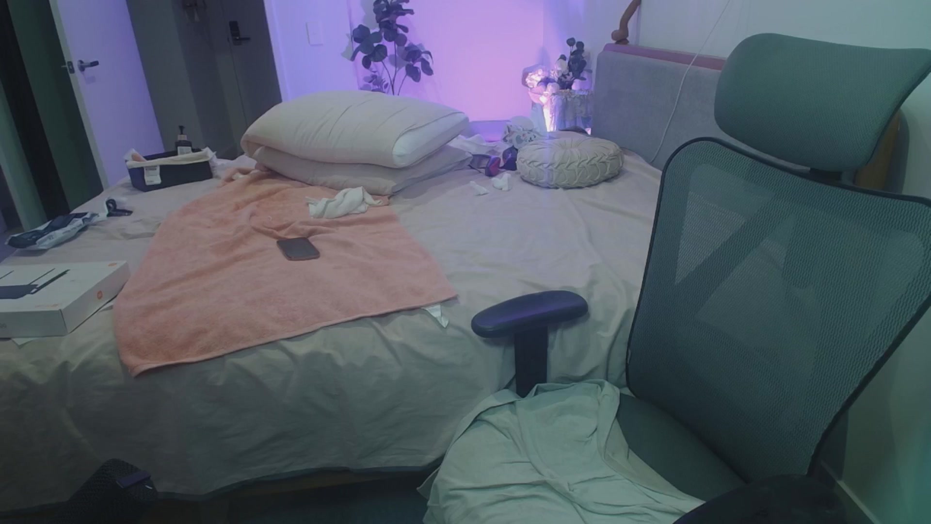Gallery image thumbnail from HannaElite's myfreecams stream on, 04/24/2026, 12:33 image 2 of 20