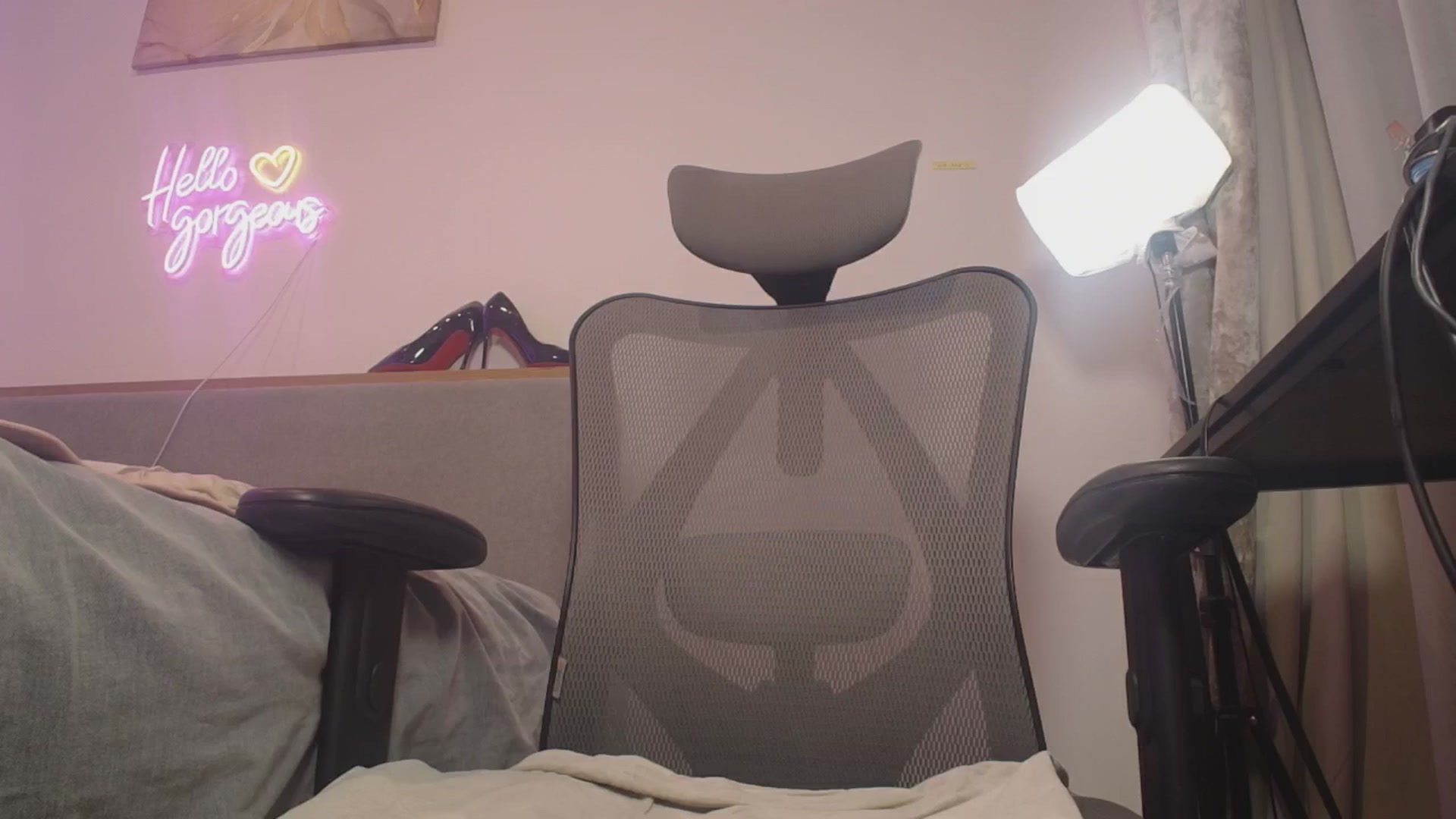 Gallery image thumbnail from HannaElite's myfreecams stream on, 04/25/2026, 12:24 image 3 of 20