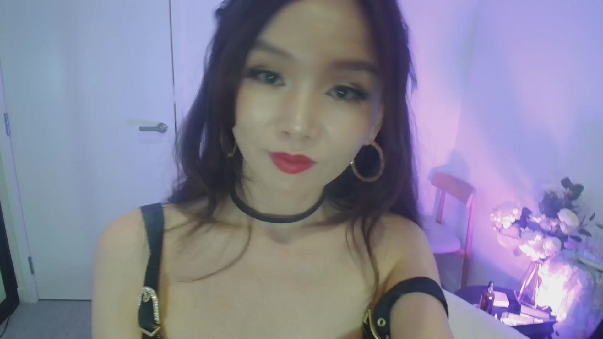 Gallery image thumbnail from HannaElite's myfreecams stream on, 04/28/2026, 10:31 image 15 of 20