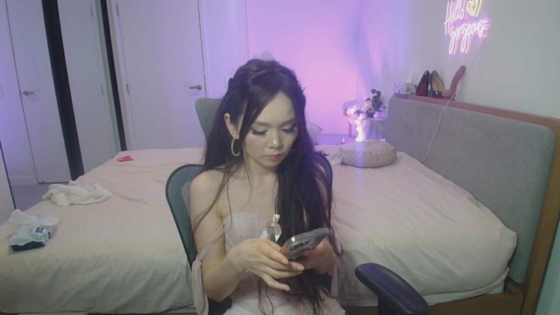 Gallery image thumbnail from HannaElite's myfreecams stream on, 04/30/2026, 12:23 image 12 of 20