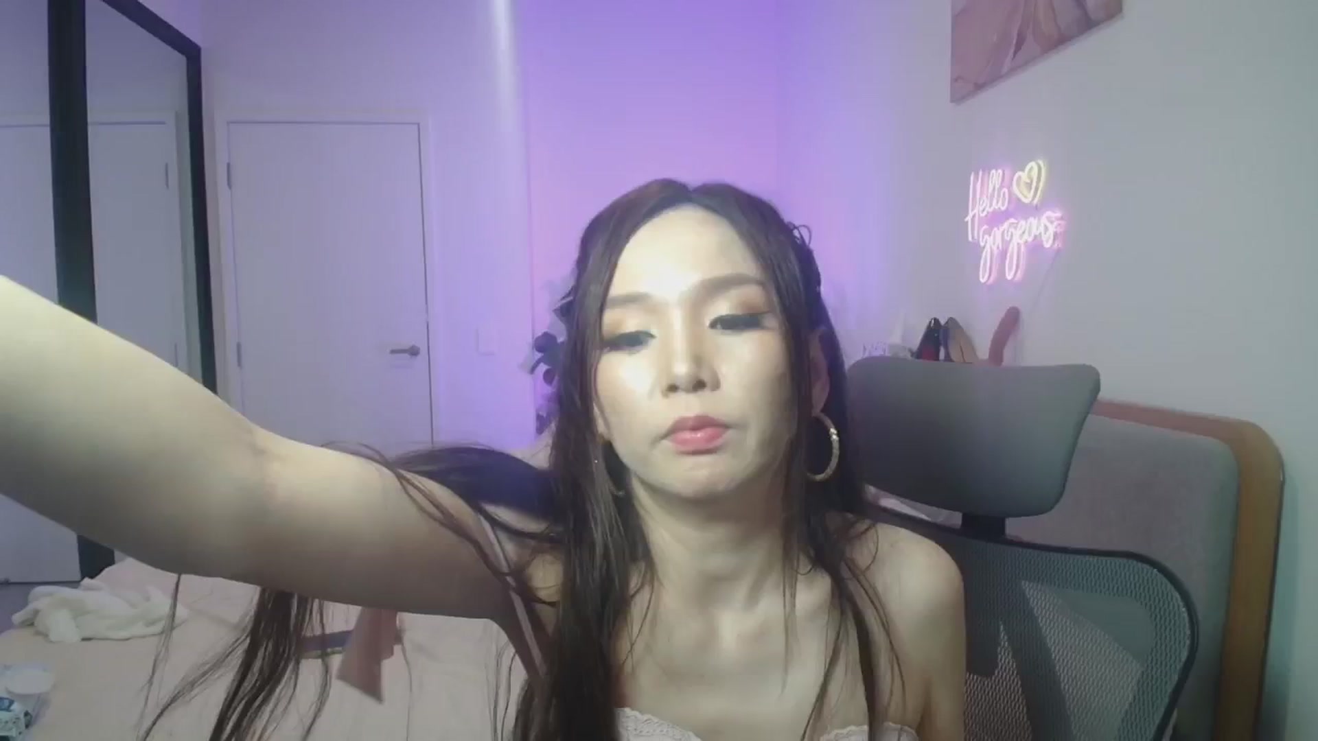Gallery image thumbnail from HannaElite's myfreecams stream on, 04/30/2026, 12:23 image 5 of 20