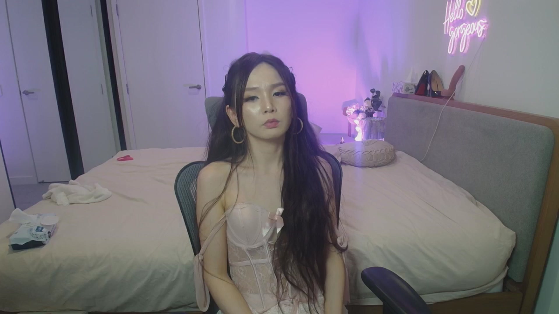 Gallery image thumbnail from HannaElite's myfreecams stream on, 04/30/2026, 12:23 image 10 of 20