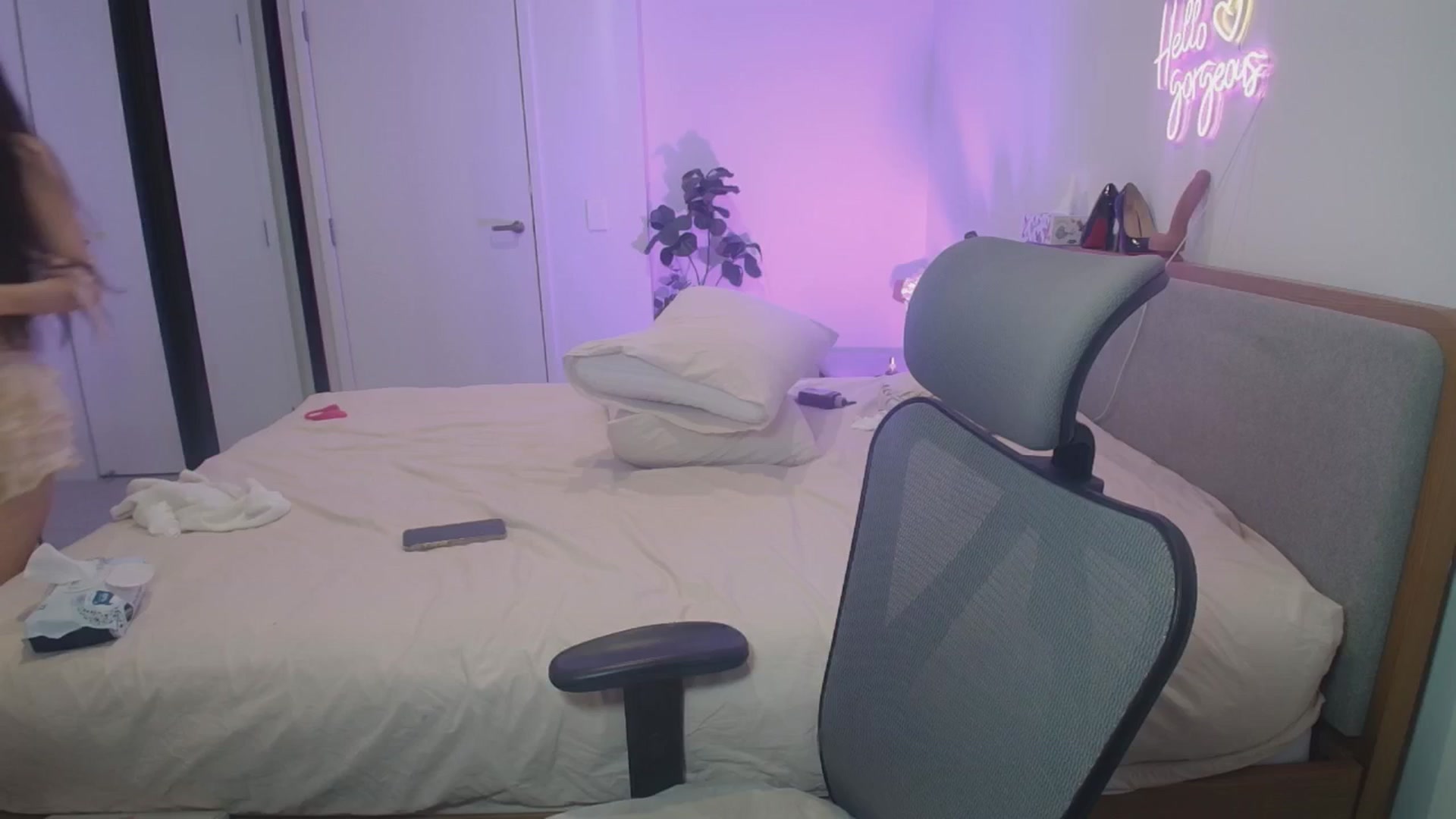 Gallery image thumbnail from HannaElite's myfreecams stream on, 04/30/2026, 12:23 image 8 of 20
