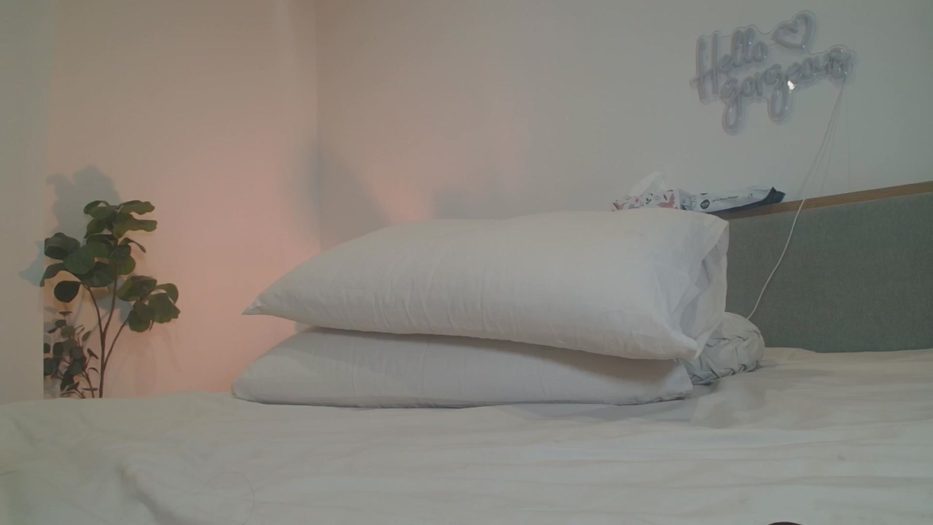 Gallery image thumbnail from HannaElite's myfreecams stream on, 05/02/2026, 12:34 image 9 of 20