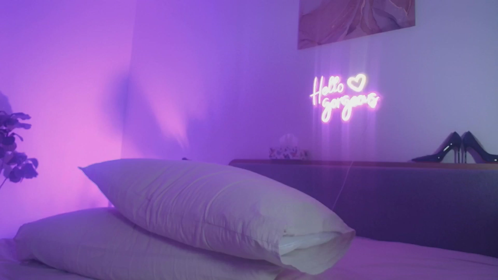 Gallery image thumbnail from HannaElite's myfreecams stream on, 05/03/2026, 08:37 image 16 of 20