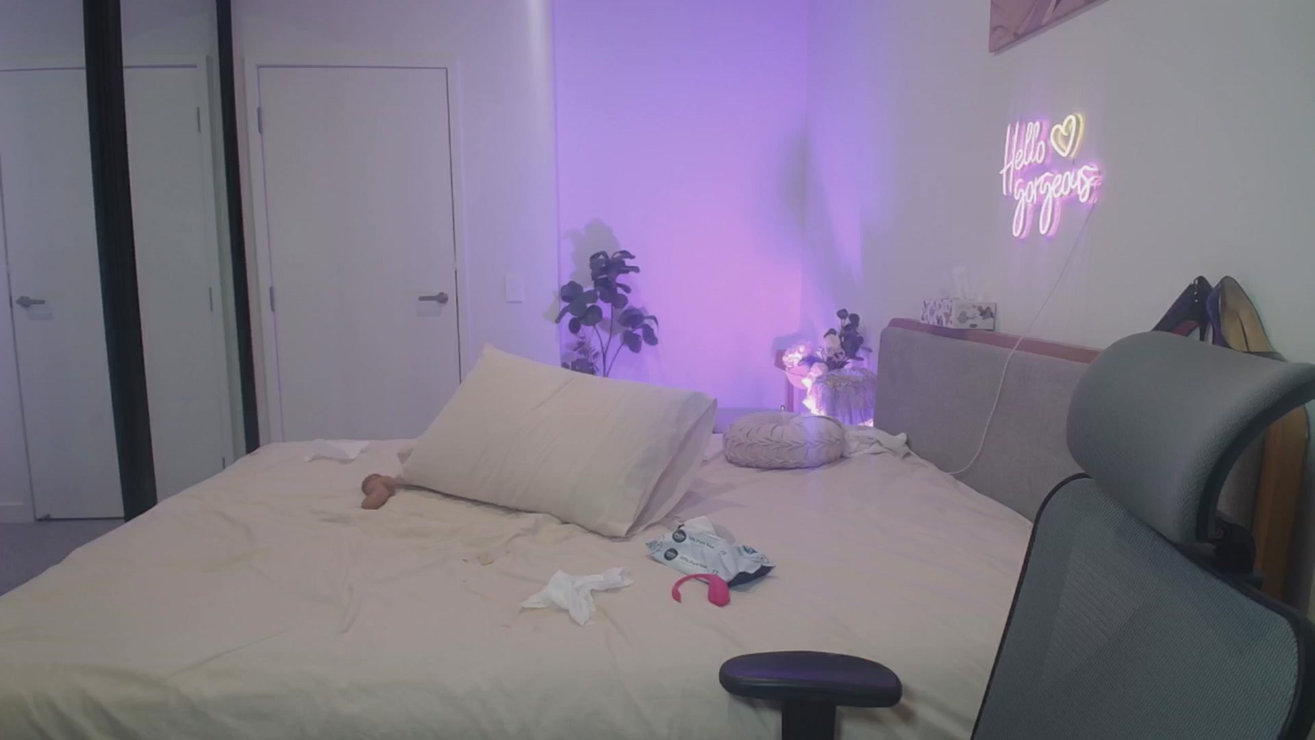 Gallery image thumbnail from HannaElite's myfreecams stream on, 05/03/2026, 09:53 image 5 of 20